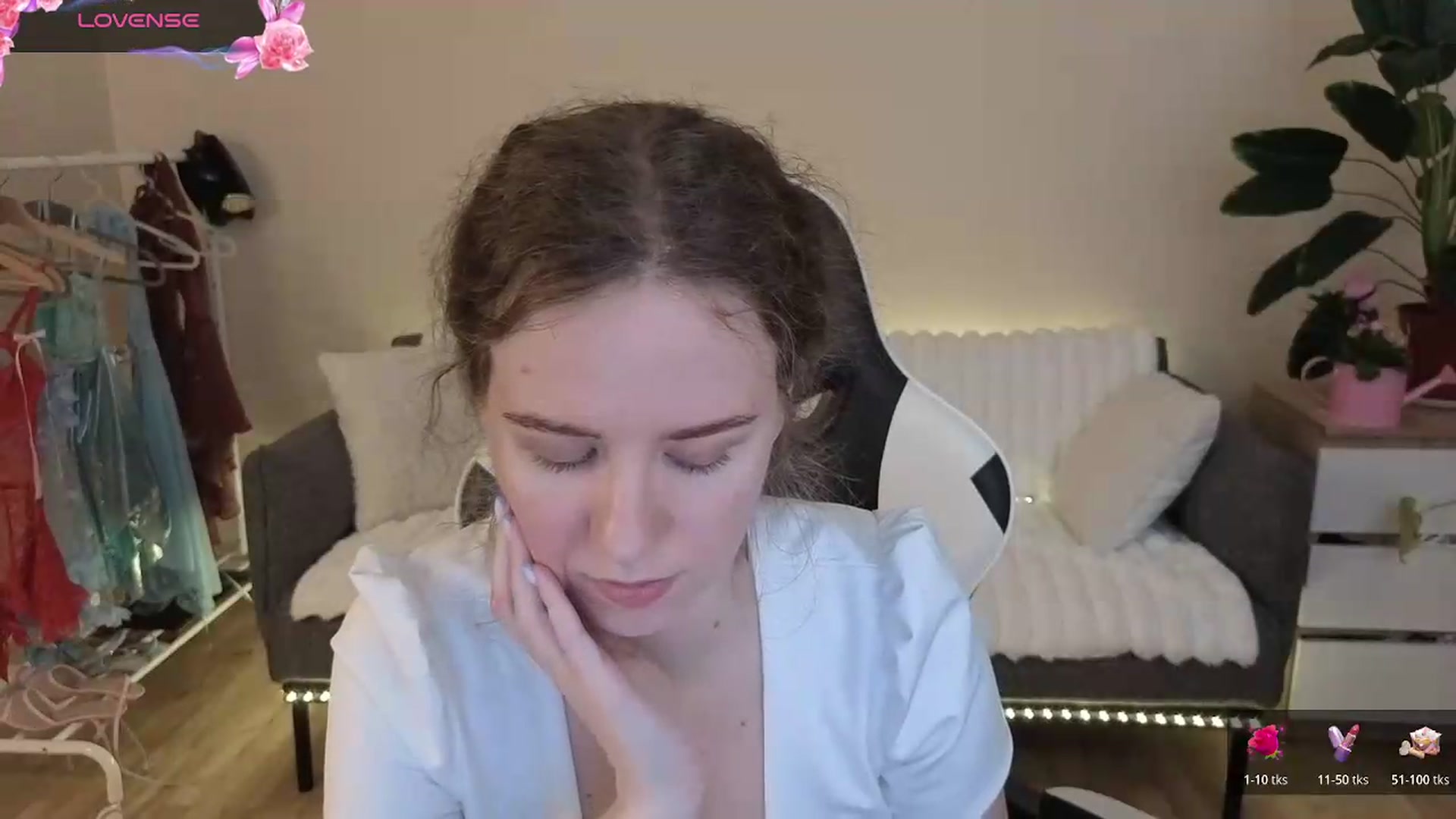 Gallery image thumbnail from BlueFlowerr's myfreecams stream on, 07/31/2026, 24:07 image 20 of 20