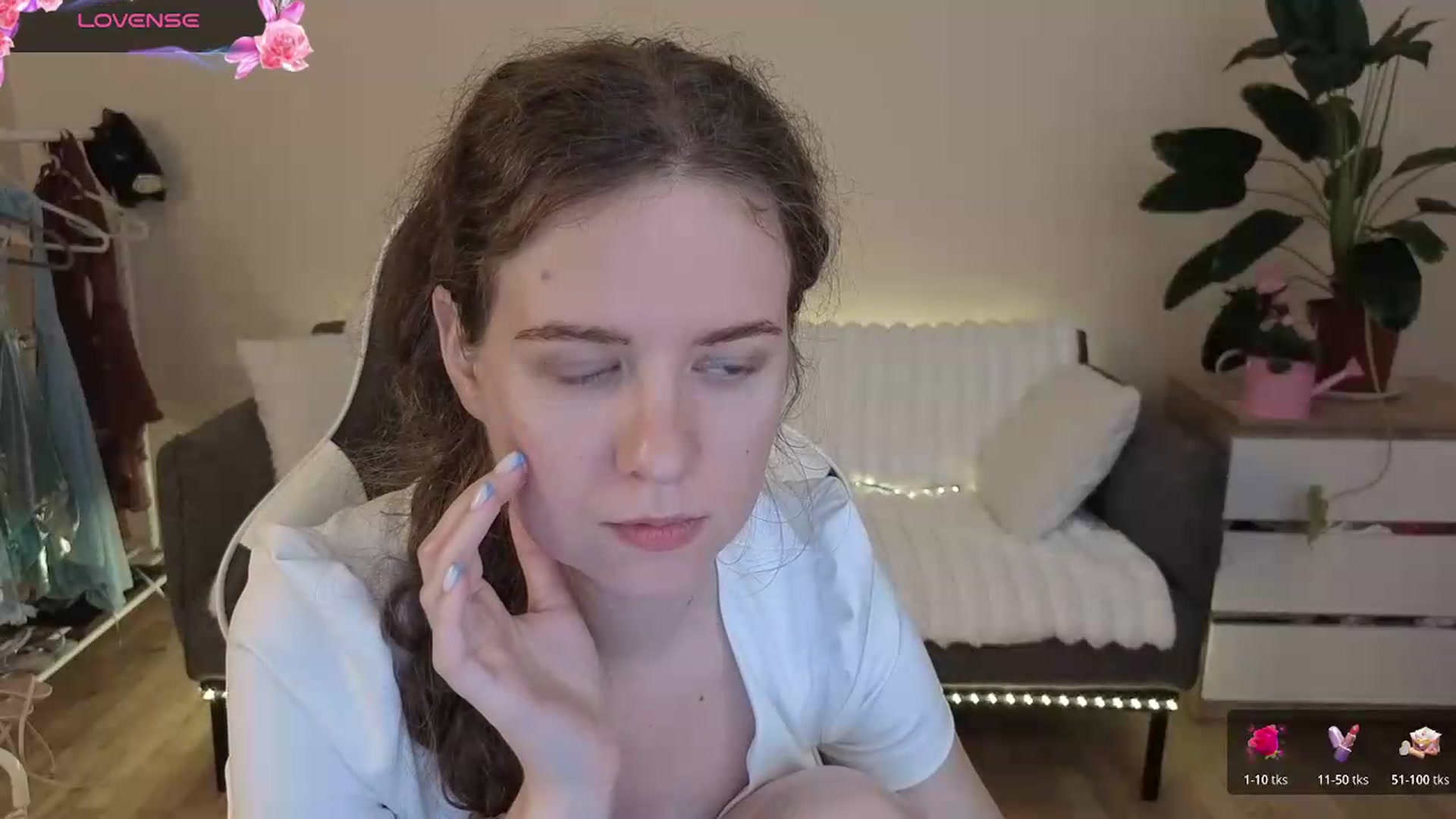Gallery image thumbnail from BlueFlowerr's myfreecams stream on, 07/31/2026, 24:07 image 16 of 20