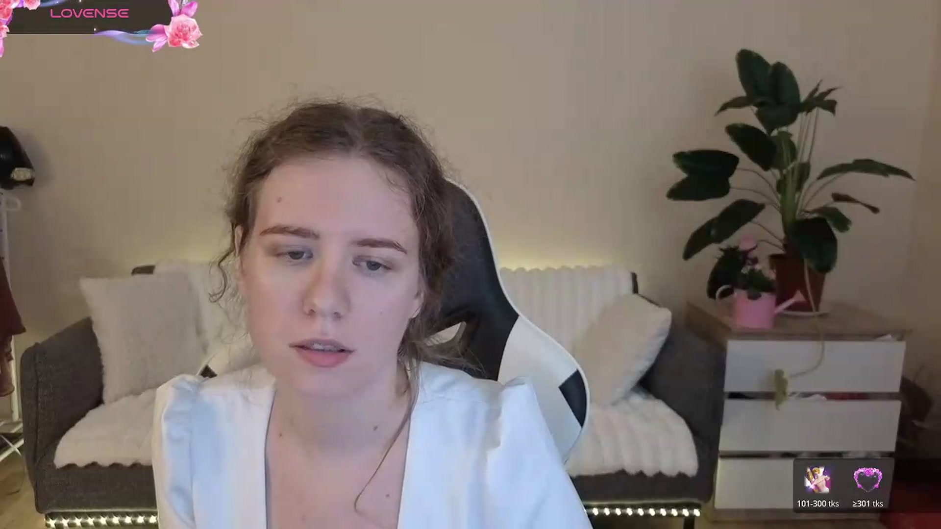 Gallery image thumbnail from BlueFlowerr's myfreecams stream on, 07/31/2026, 01:55 image 2 of 20