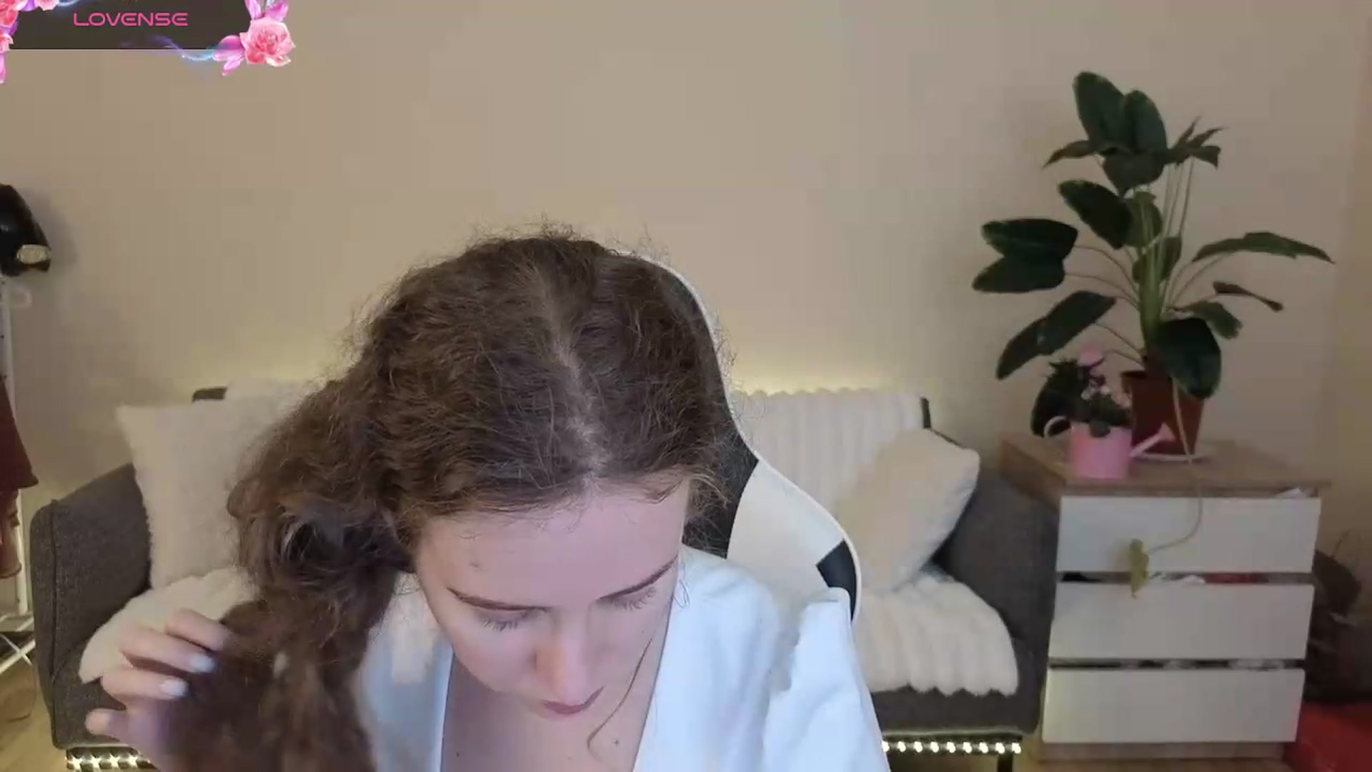 Gallery image thumbnail from BlueFlowerr's myfreecams stream on, 07/31/2026, 01:55 image 3 of 20