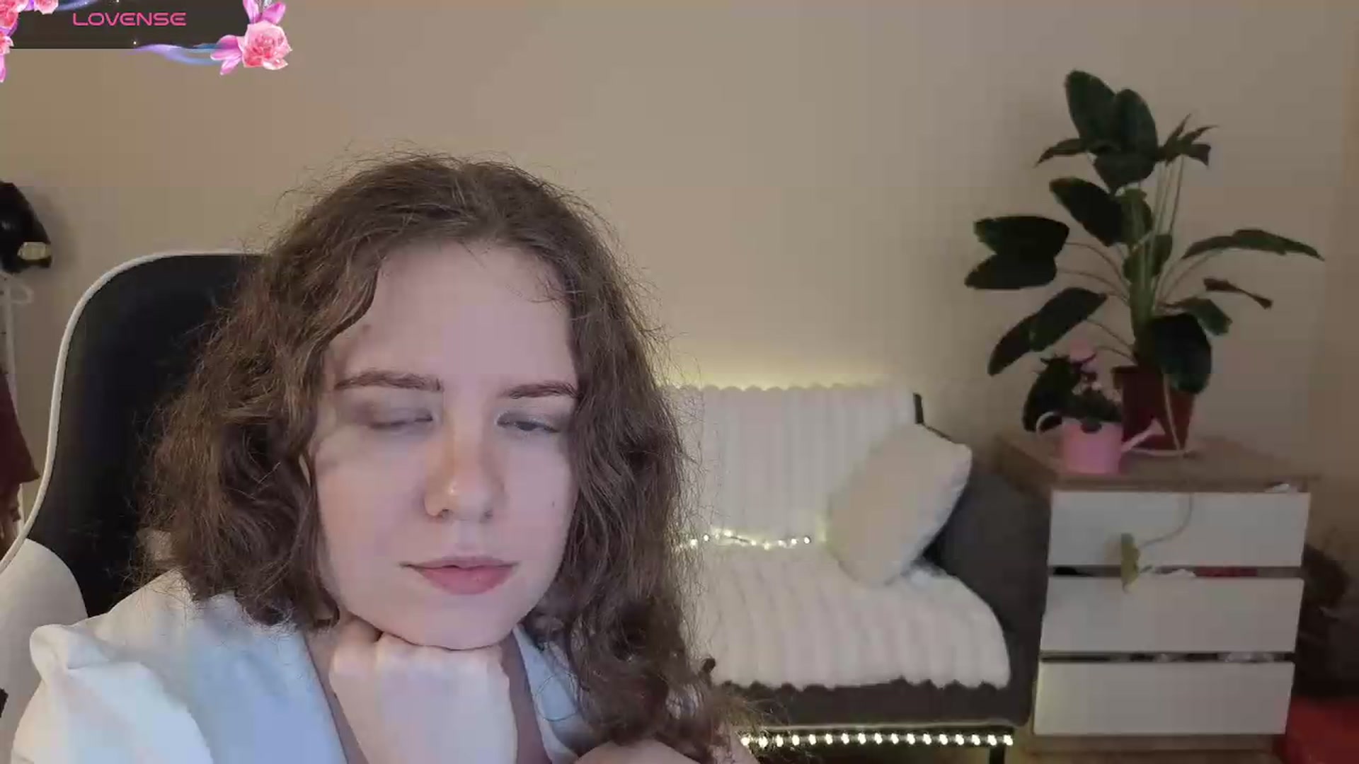 Gallery image thumbnail from BlueFlowerr's myfreecams stream on, 07/31/2026, 01:55 image 12 of 20