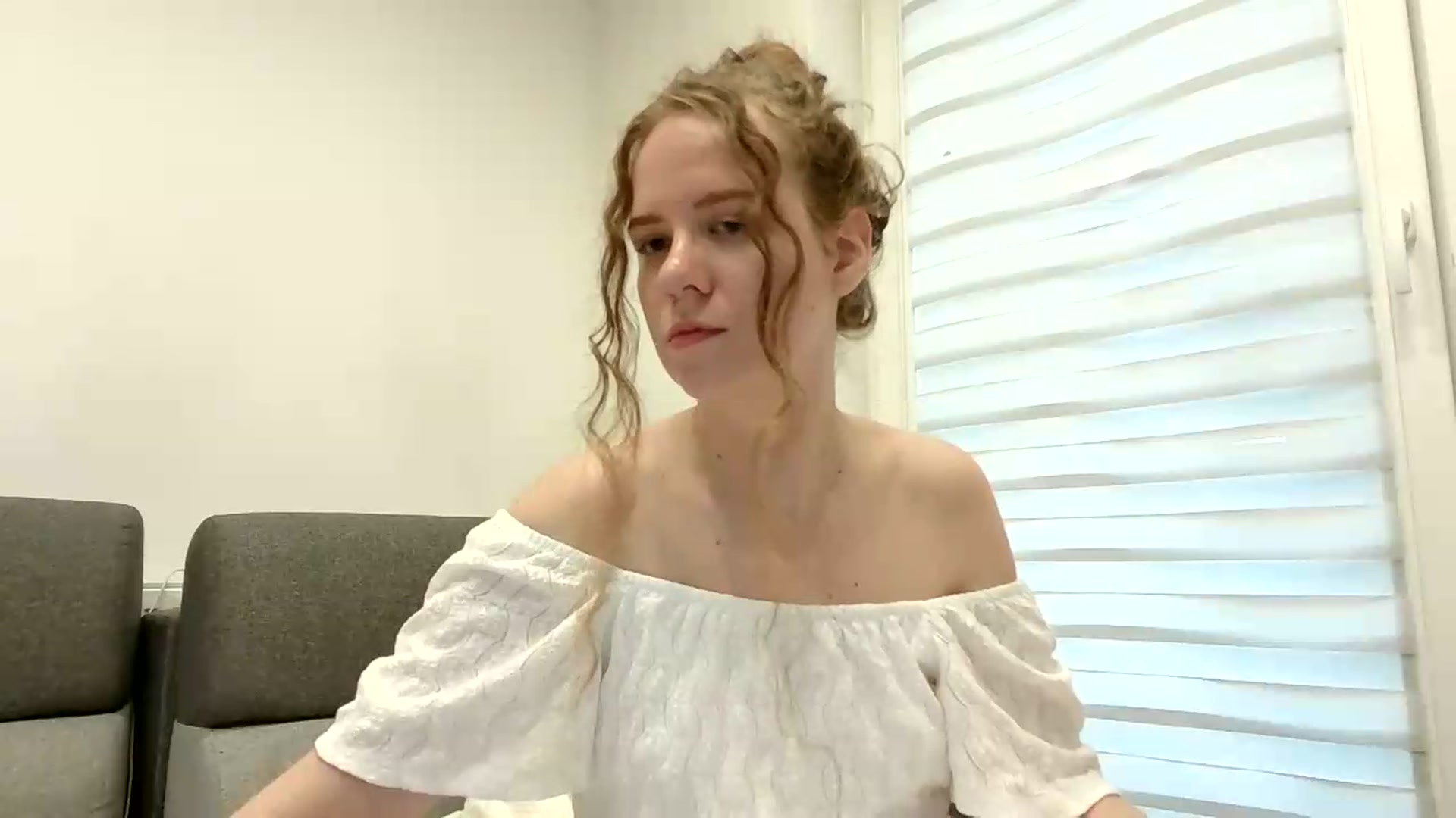 Gallery image thumbnail from BlueFlowerr's myfreecams stream on, 07/31/2026, 18:04 image 19 of 20