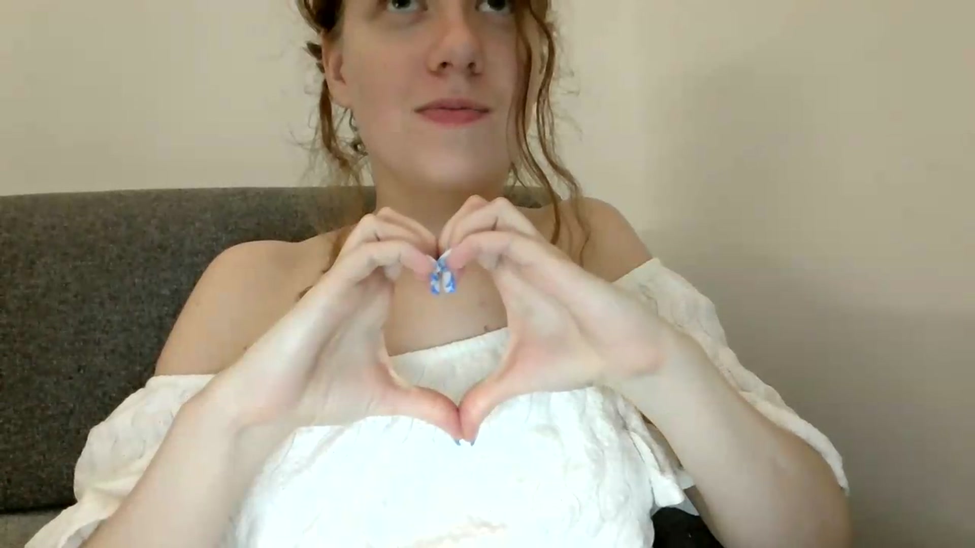 Gallery image thumbnail from BlueFlowerr's myfreecams stream on, 08/01/2026, 24:19 image 17 of 20
