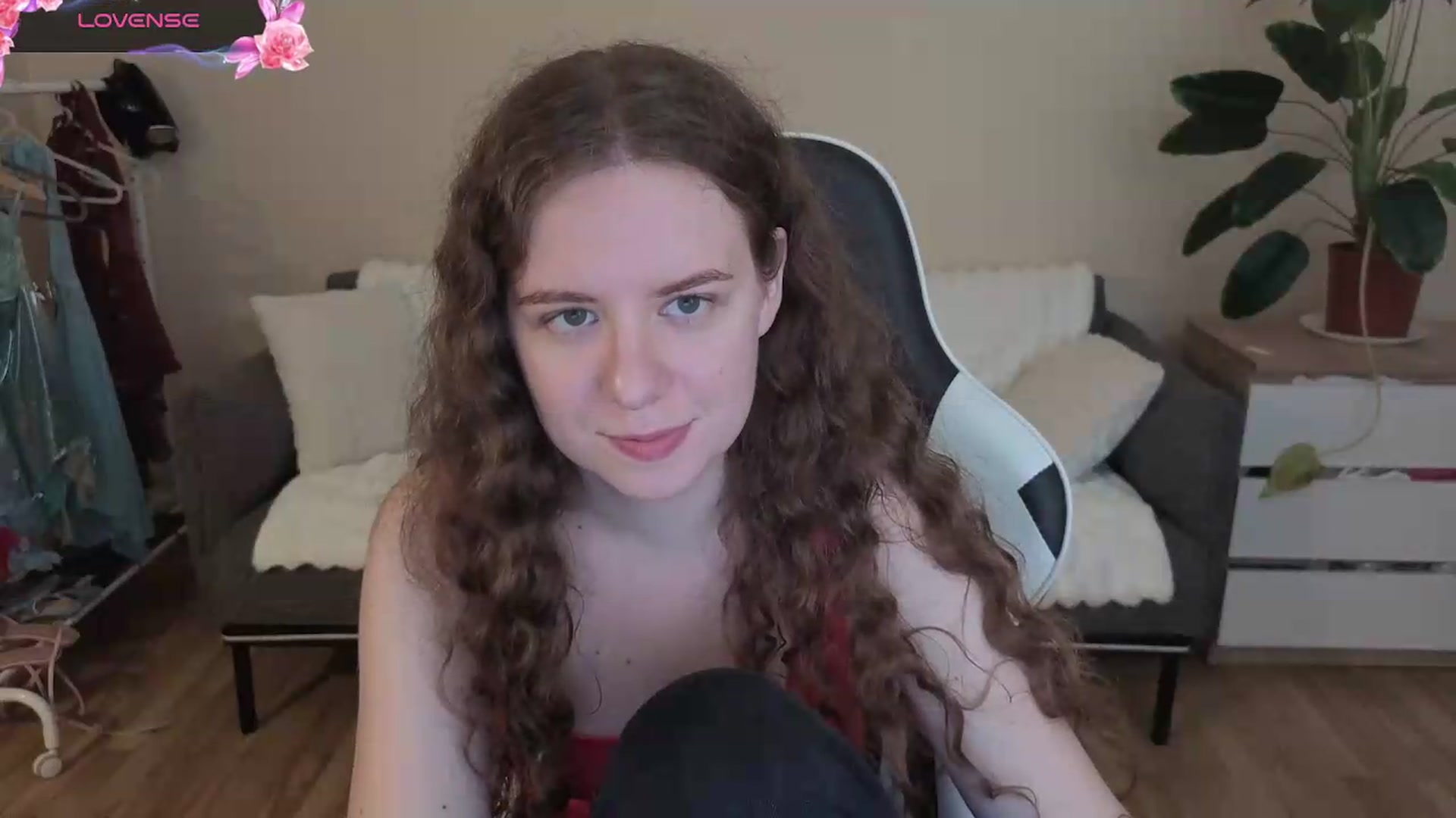 Gallery image thumbnail from BlueFlowerr's myfreecams stream on, 08/01/2026, 19:41 image 9 of 20