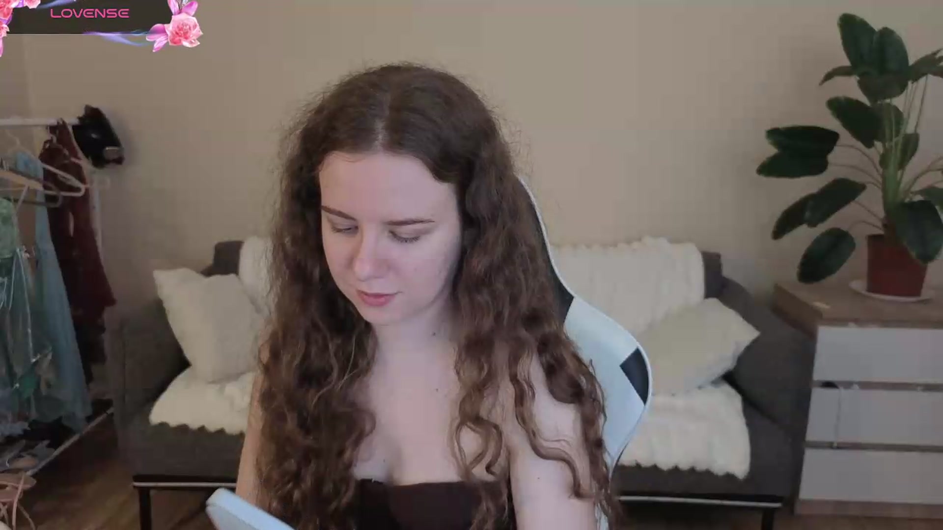 Gallery image thumbnail from BlueFlowerr's myfreecams stream on, 08/02/2026, 18:15 image 5 of 20