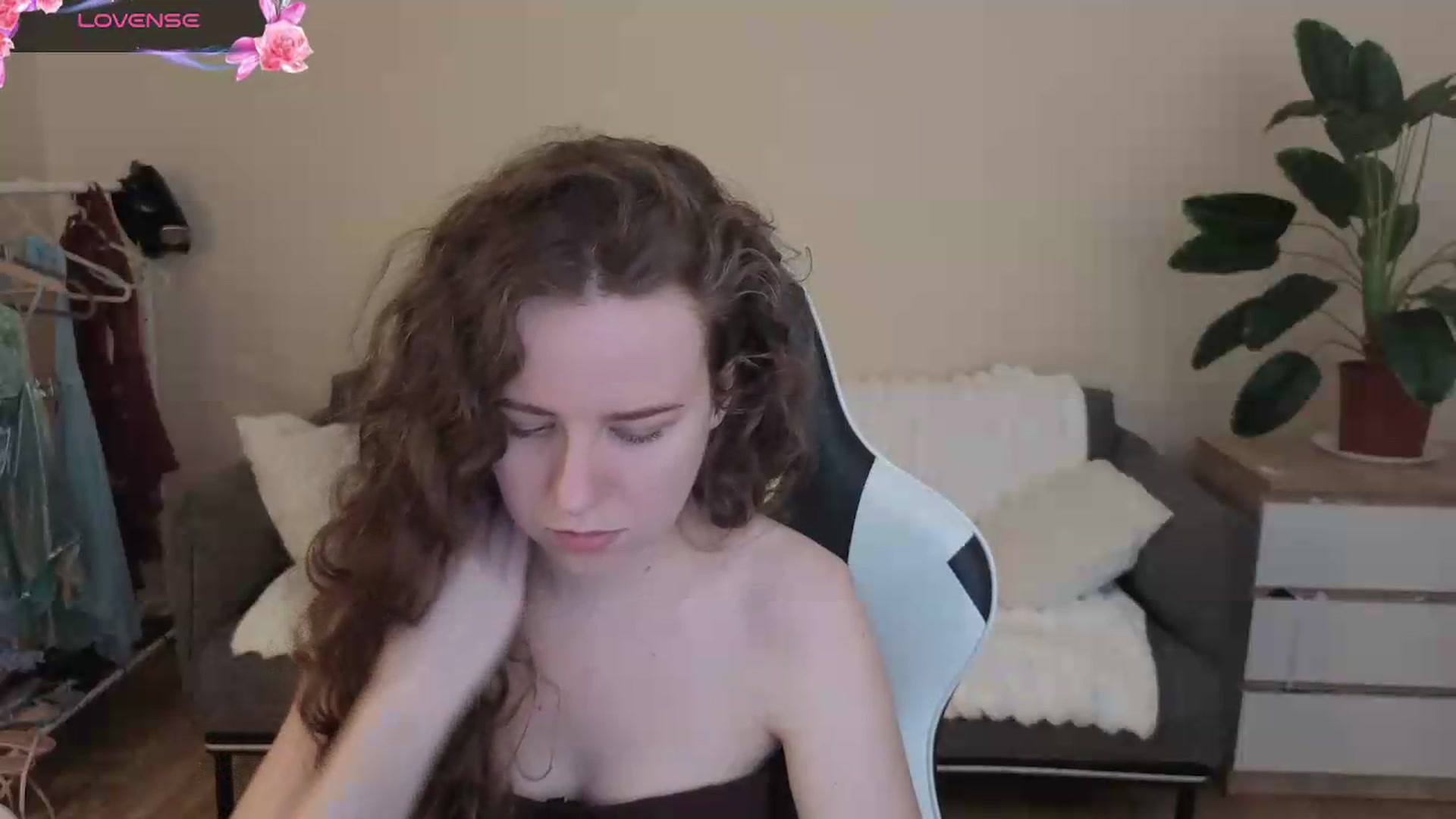 Gallery image thumbnail from BlueFlowerr's myfreecams stream on, 08/02/2026, 18:15 image 19 of 20
