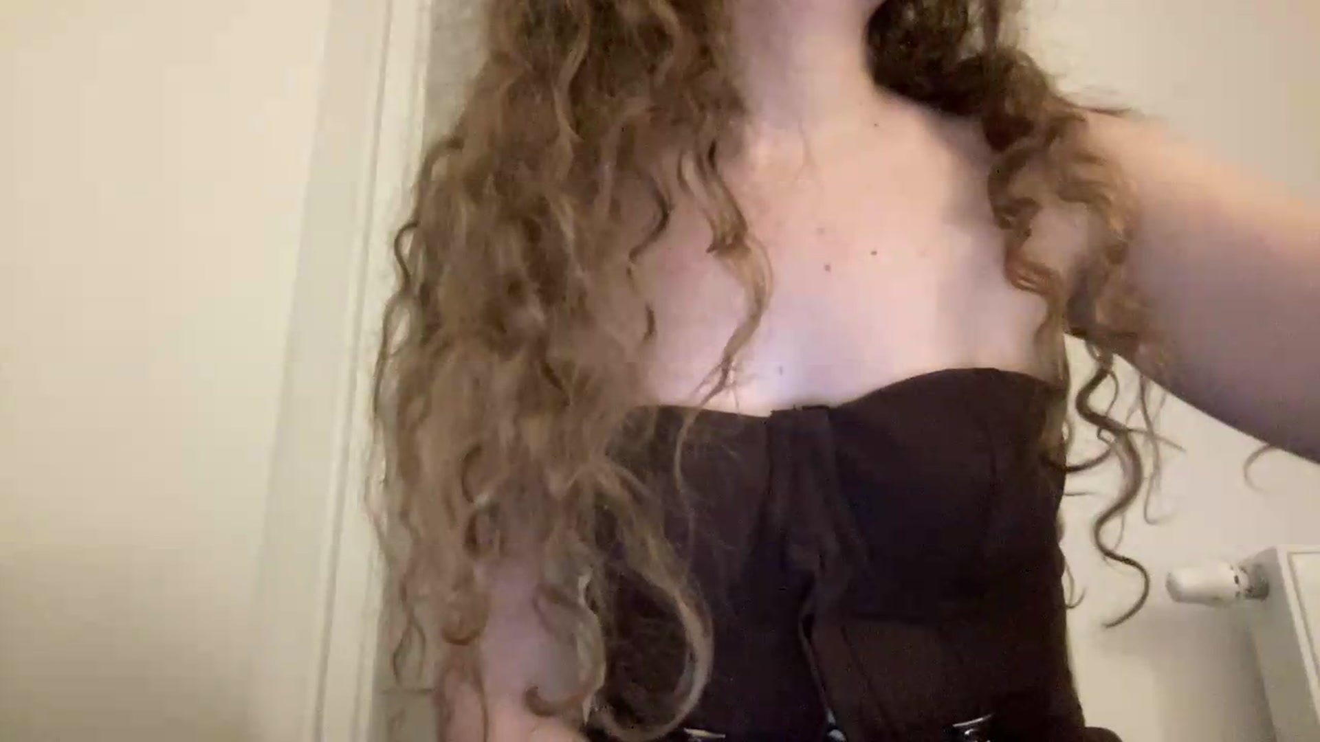 Gallery image thumbnail from BlueFlowerr's myfreecams stream on, 08/03/2026, 24:48 image 18 of 20