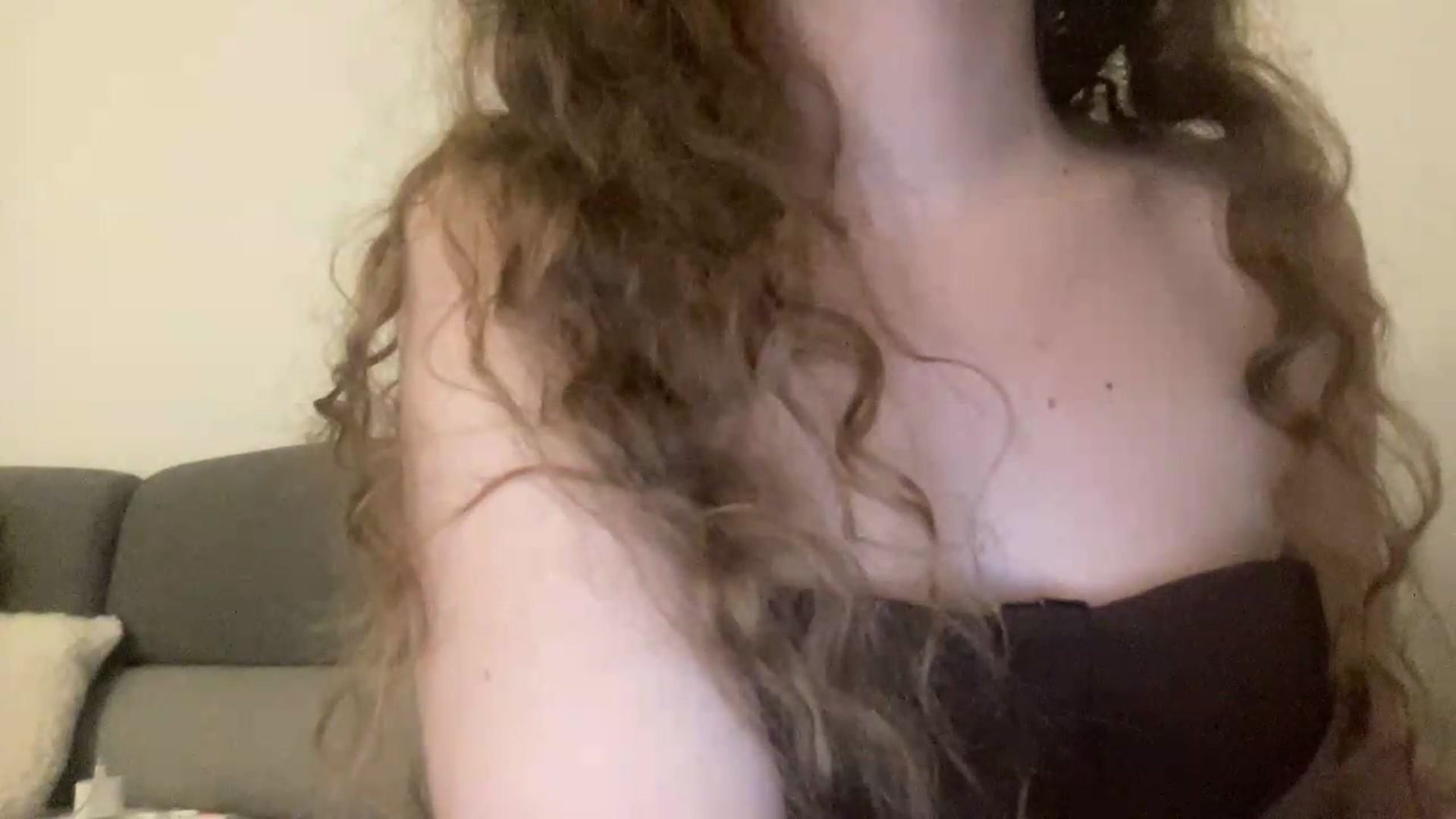 Gallery image thumbnail from BlueFlowerr's myfreecams stream on, 08/03/2026, 24:48 image 11 of 20