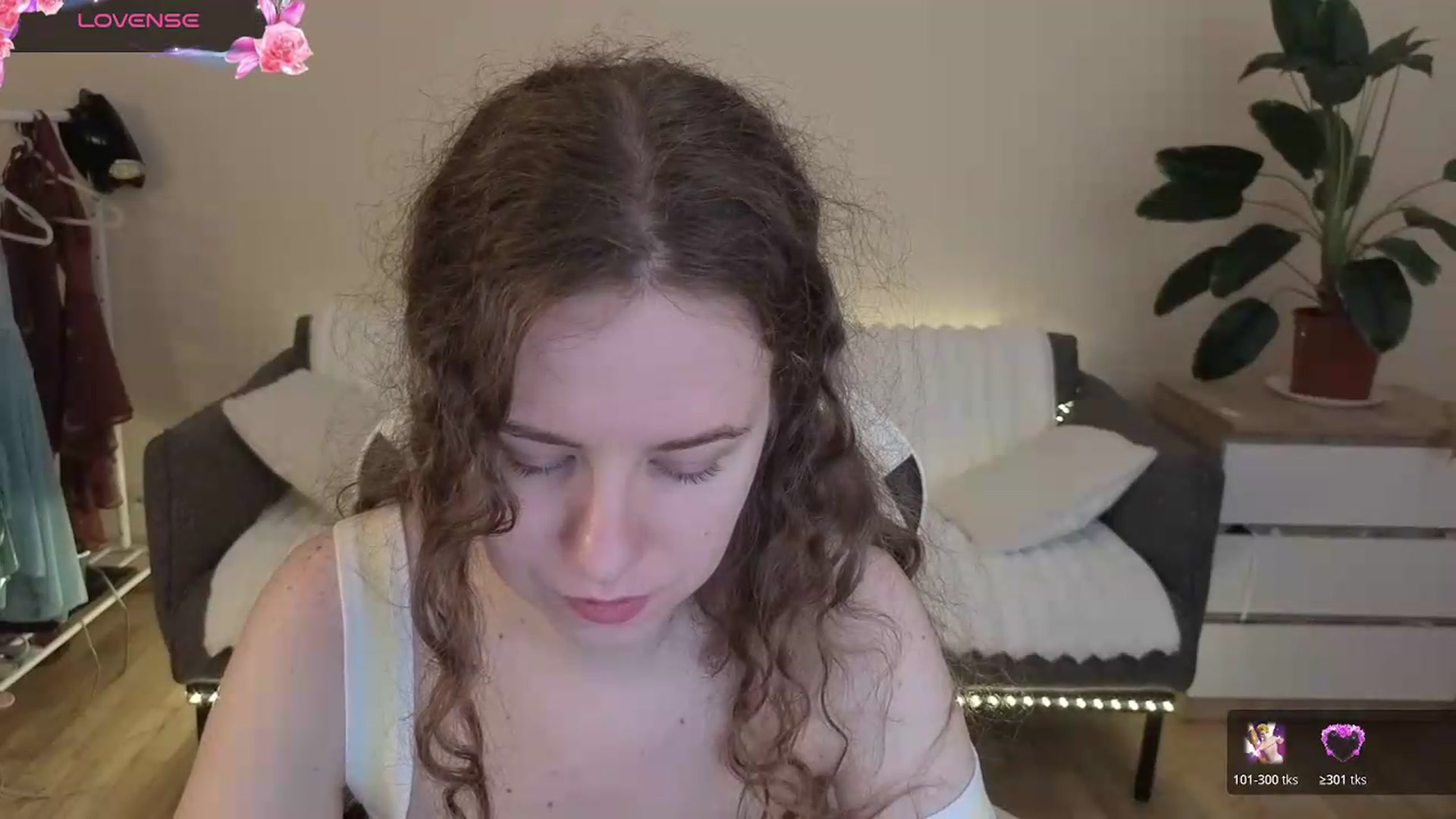 Gallery image thumbnail from BlueFlowerr's myfreecams stream on, 08/03/2026, 17:52 image 2 of 20