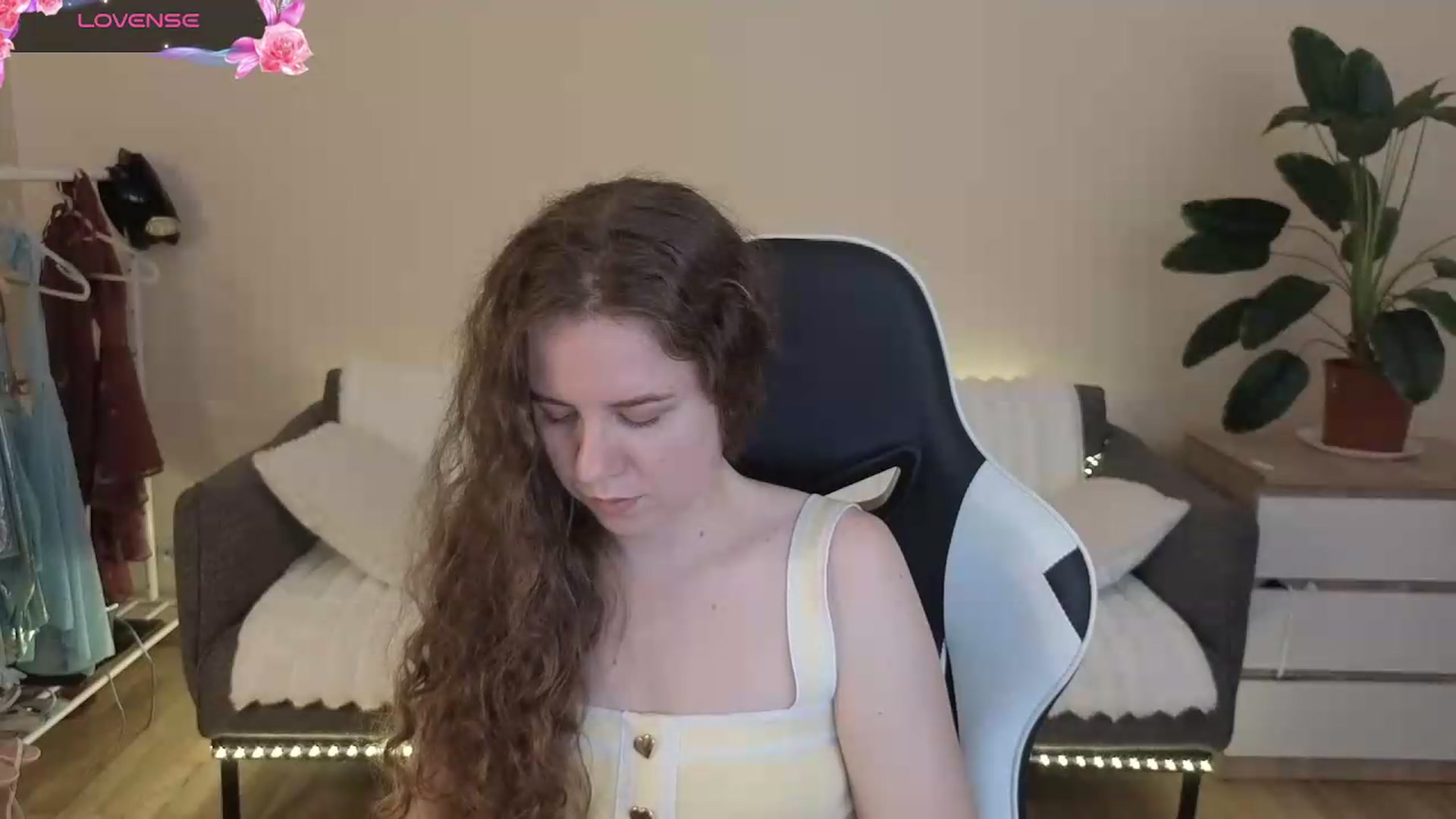 Gallery image thumbnail from BlueFlowerr's myfreecams stream on, 08/03/2026, 18:19 image 8 of 20