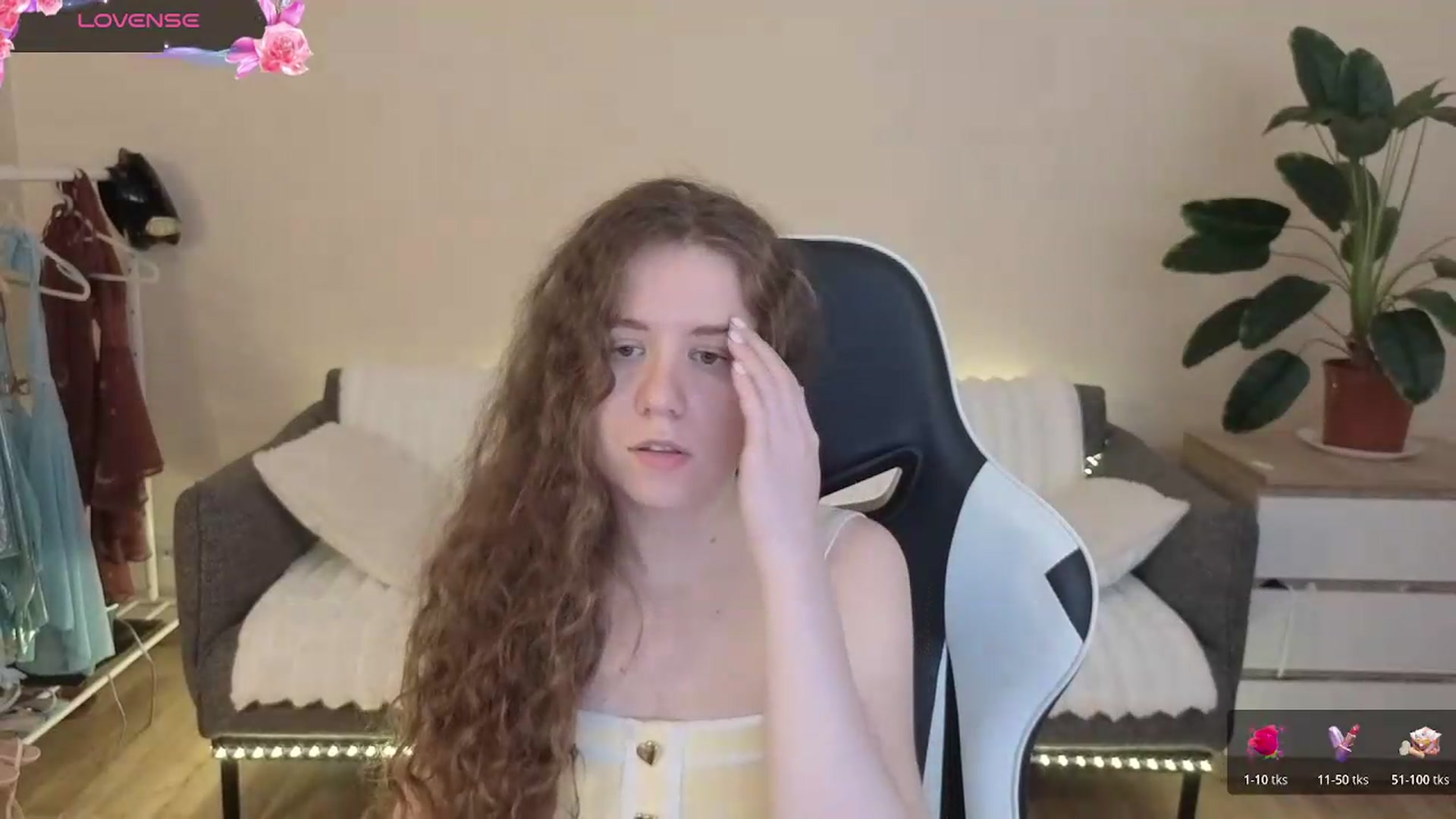 Gallery image thumbnail from BlueFlowerr's myfreecams stream on, 08/03/2026, 18:19 image 18 of 20