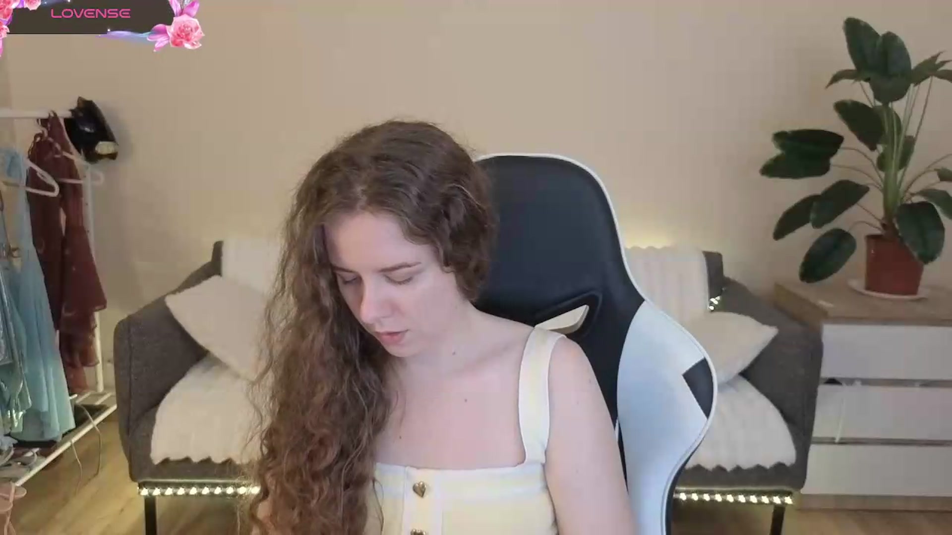 Gallery image thumbnail from BlueFlowerr's myfreecams stream on, 08/03/2026, 18:19 image 11 of 20