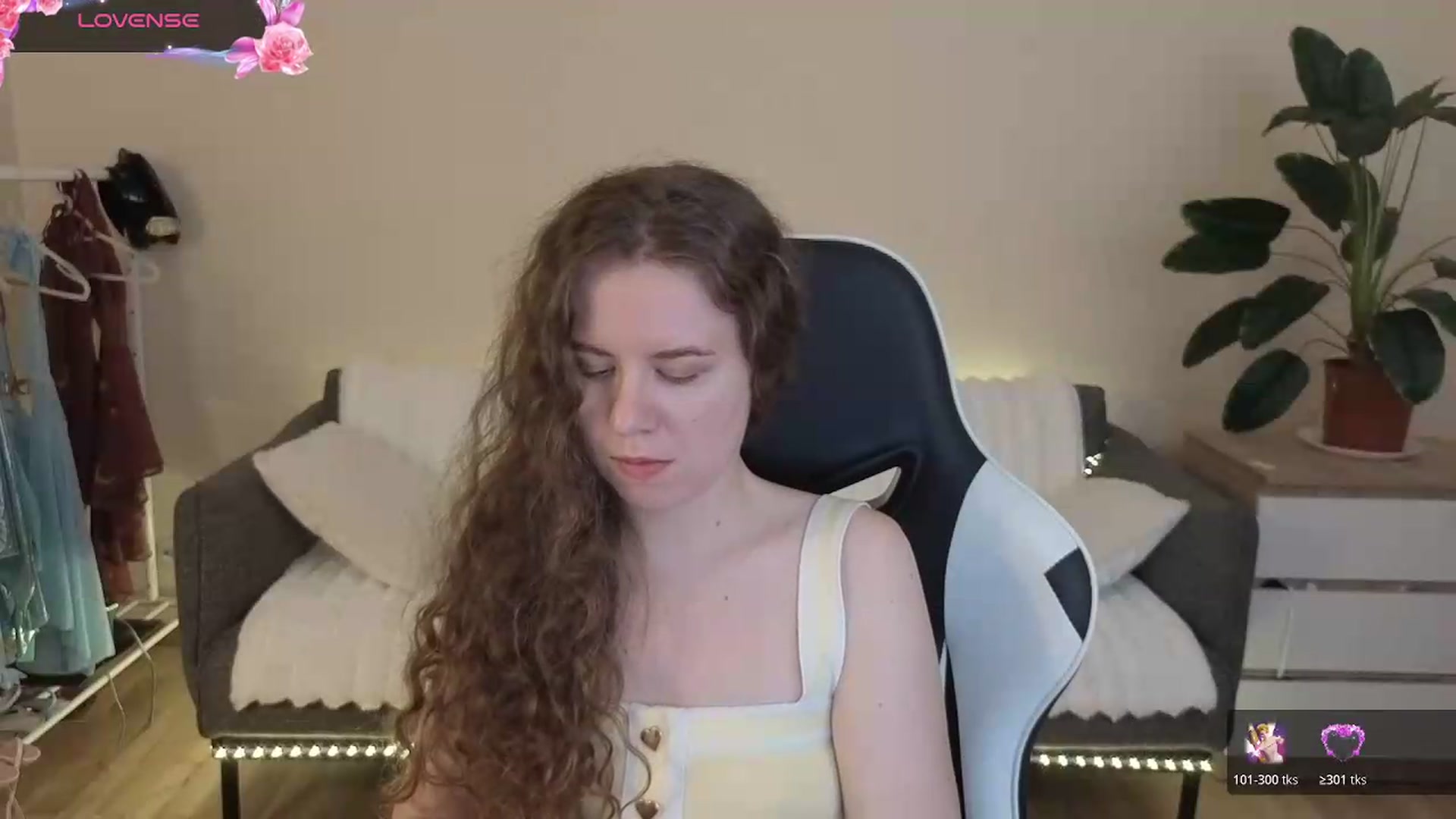 Gallery image thumbnail from BlueFlowerr's myfreecams stream on, 08/03/2026, 18:19 image 2 of 20