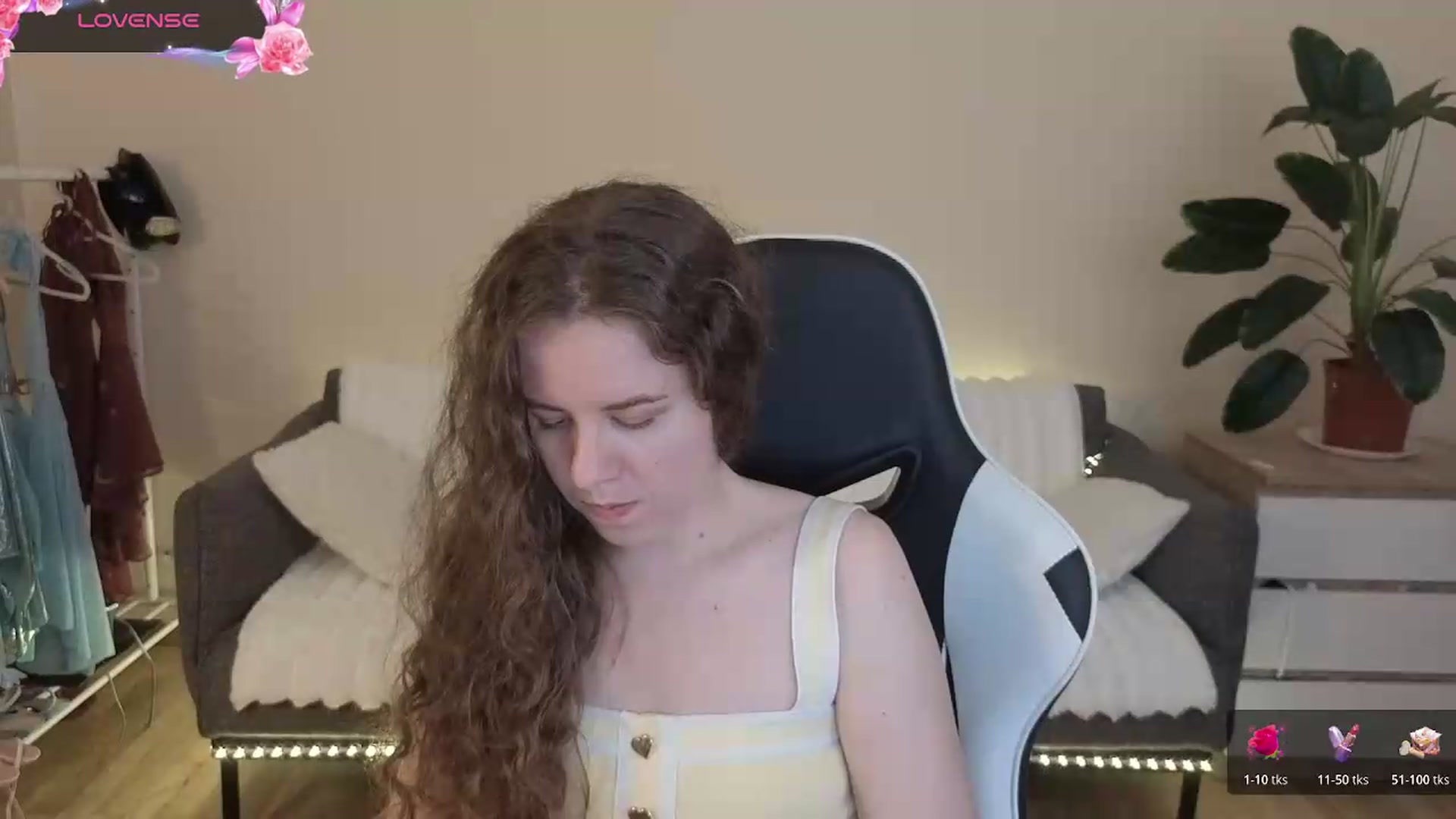 Gallery image thumbnail from BlueFlowerr's myfreecams stream on, 08/03/2026, 18:19 image 10 of 20