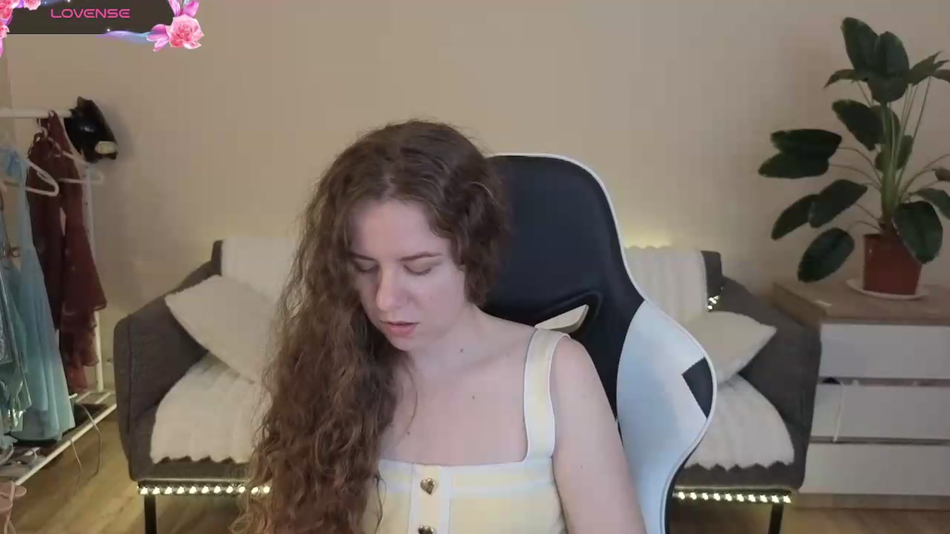 Gallery image thumbnail from BlueFlowerr's myfreecams stream on, 08/03/2026, 18:19 image 15 of 20