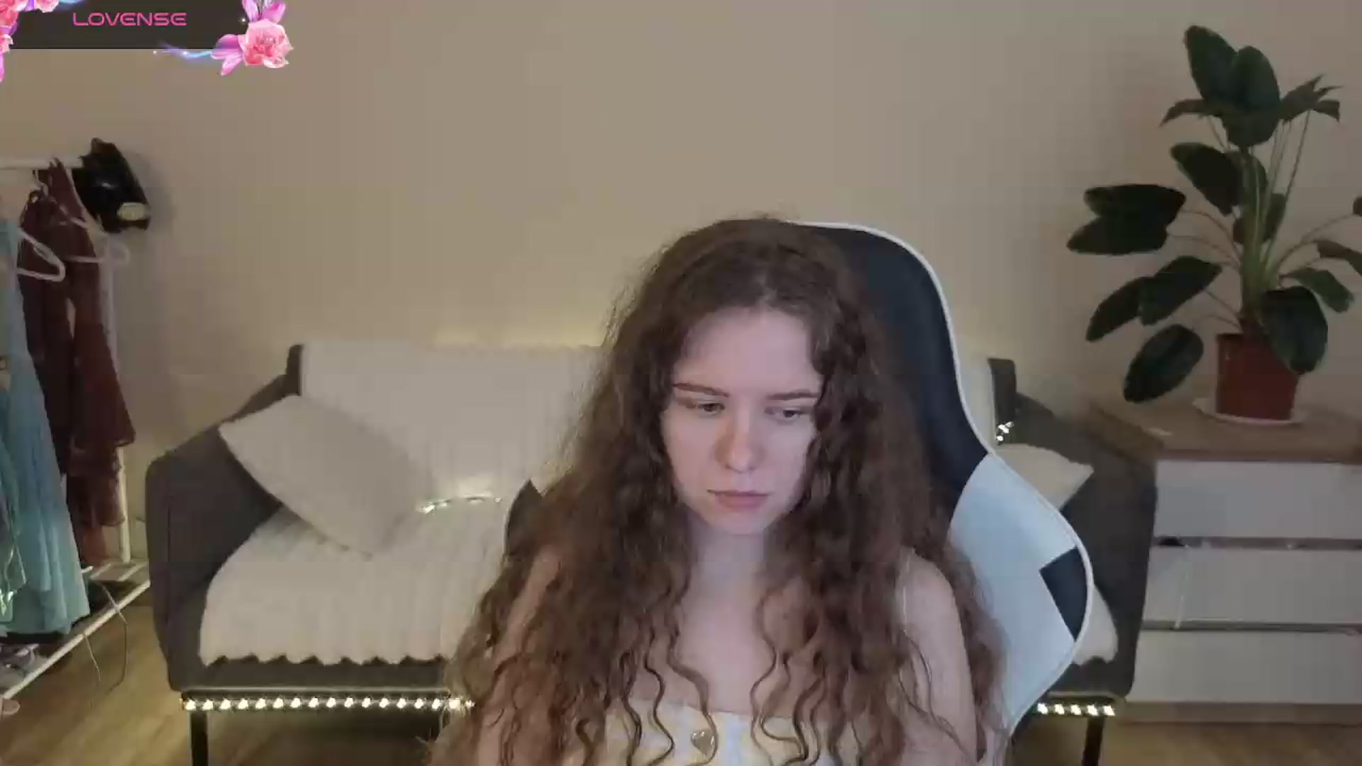 Gallery image thumbnail from BlueFlowerr's myfreecams stream on, 08/03/2026, 19:17 image 1 of 20