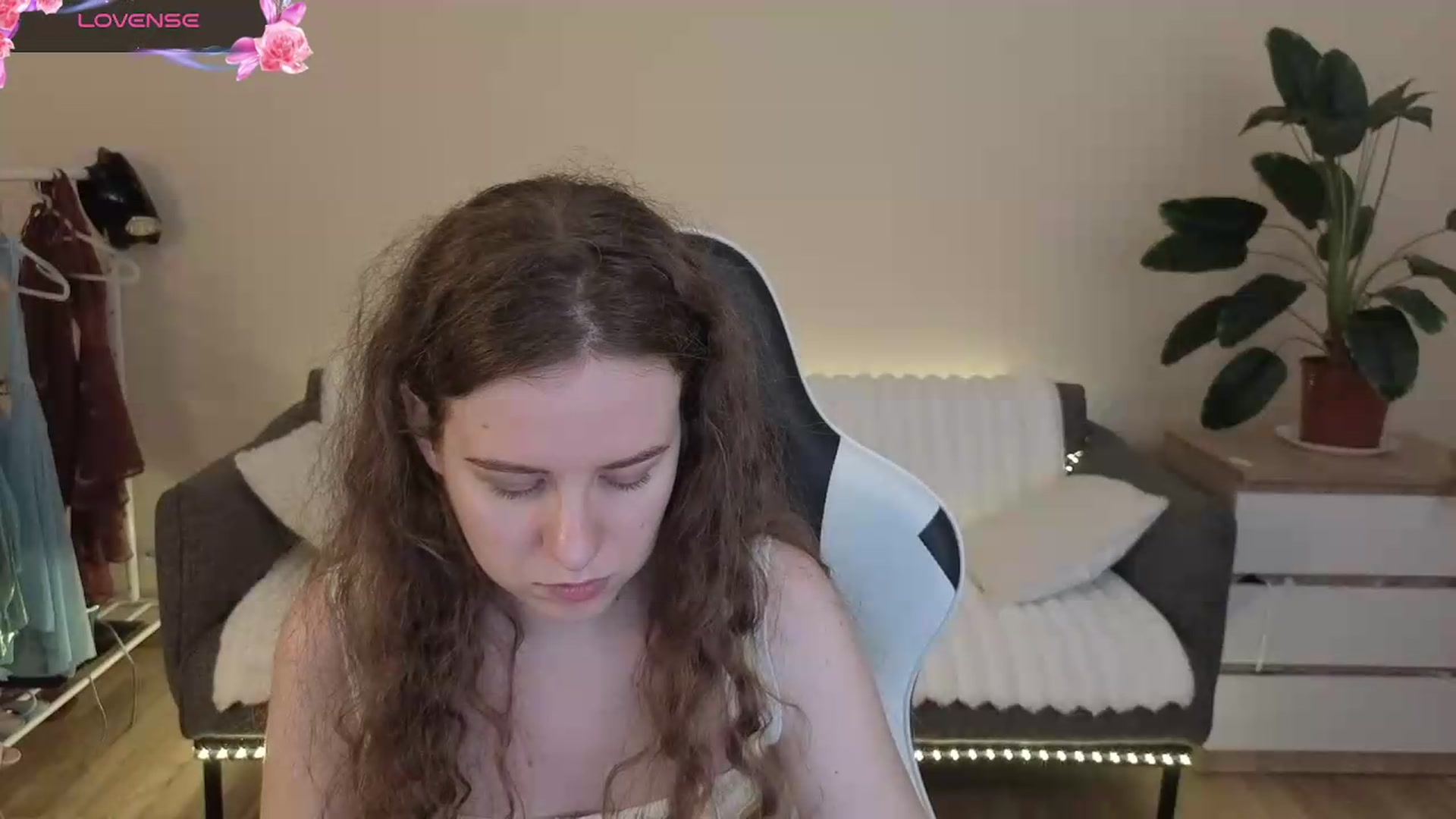 Gallery image thumbnail from BlueFlowerr's myfreecams stream on, 08/03/2026, 19:17 image 14 of 20