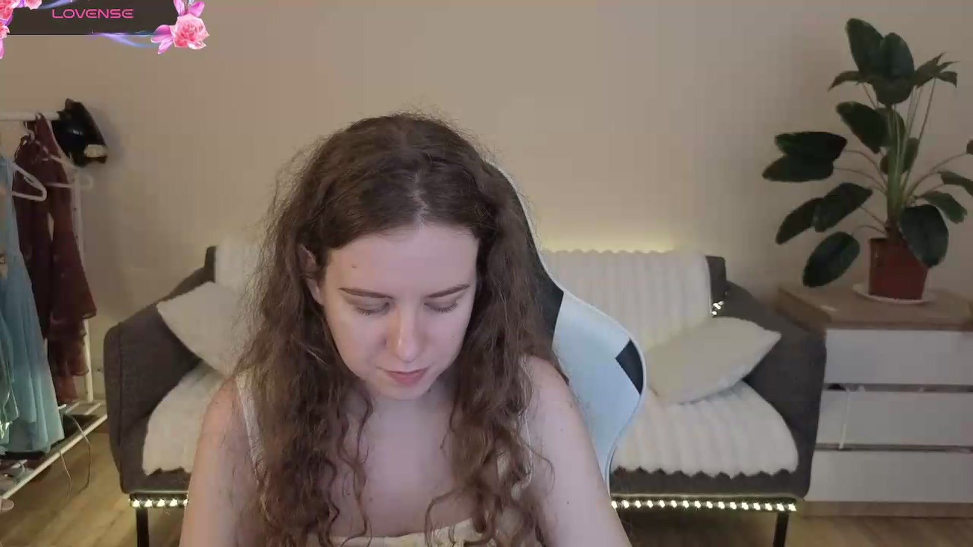 Gallery image thumbnail from BlueFlowerr's myfreecams stream on, 08/03/2026, 19:17 image 18 of 20