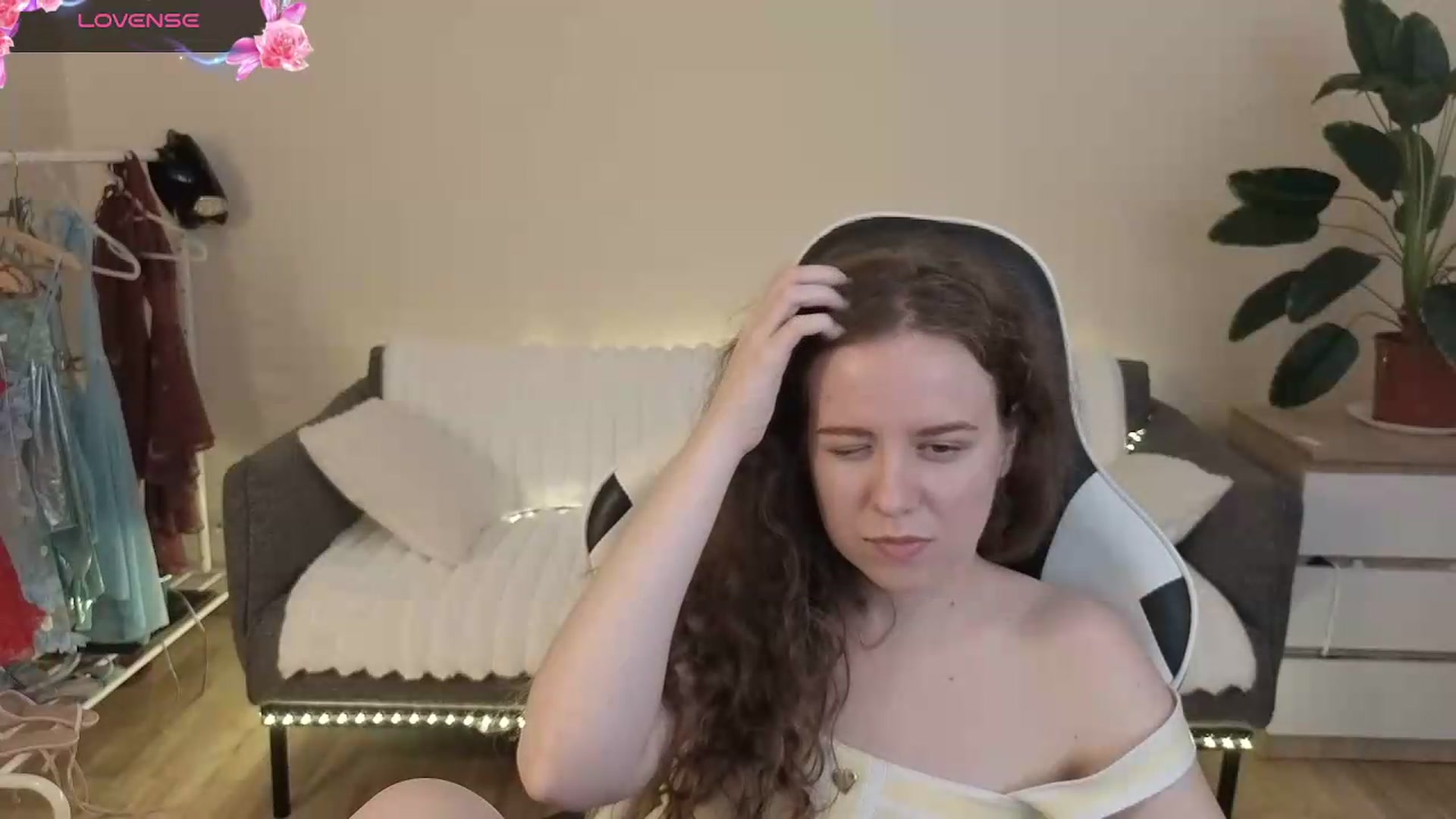 Gallery image thumbnail from BlueFlowerr's myfreecams stream on, 08/03/2026, 20:41 image 20 of 20