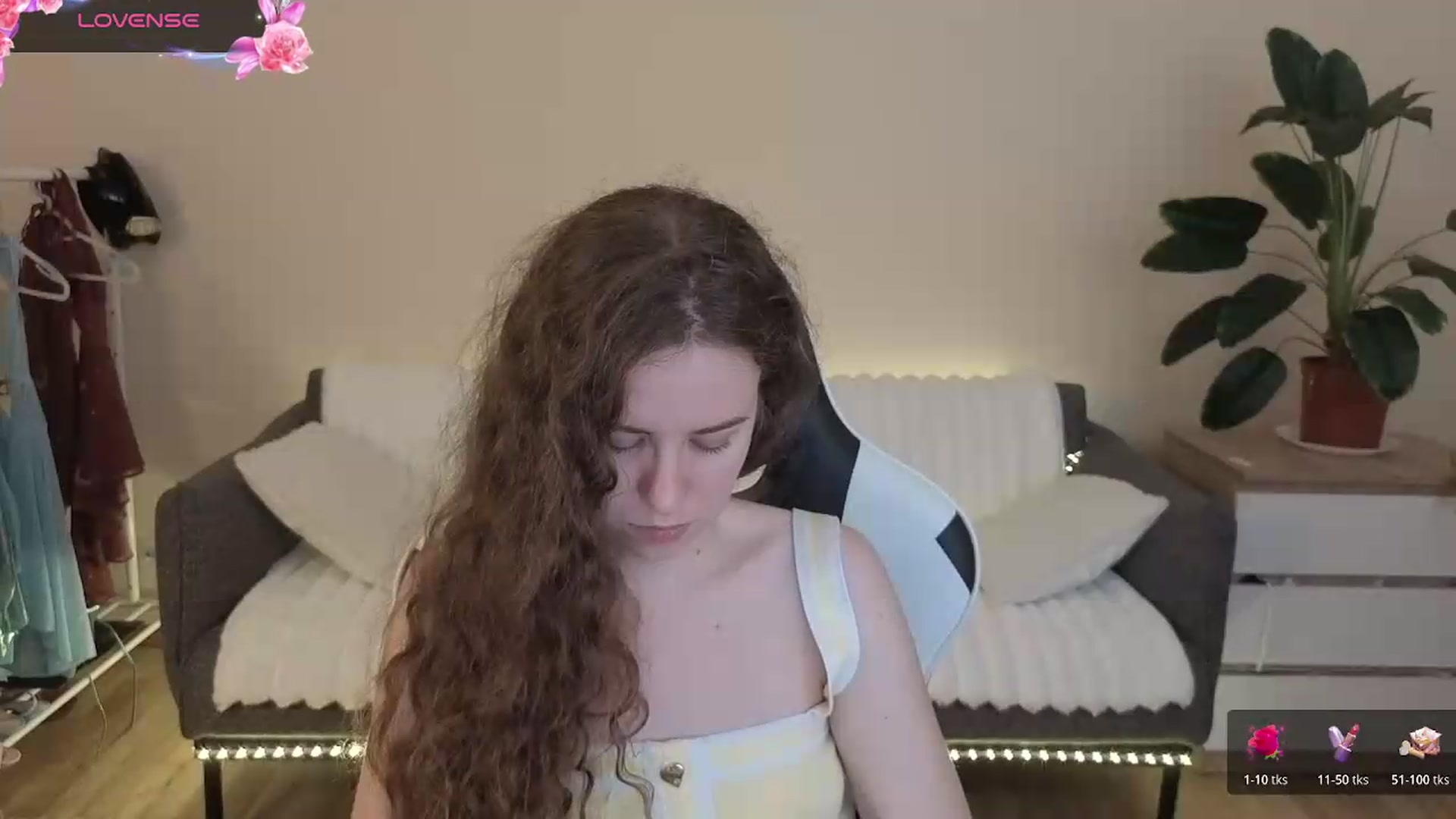 Gallery image thumbnail from BlueFlowerr's myfreecams stream on, 08/03/2026, 20:41 image 2 of 20