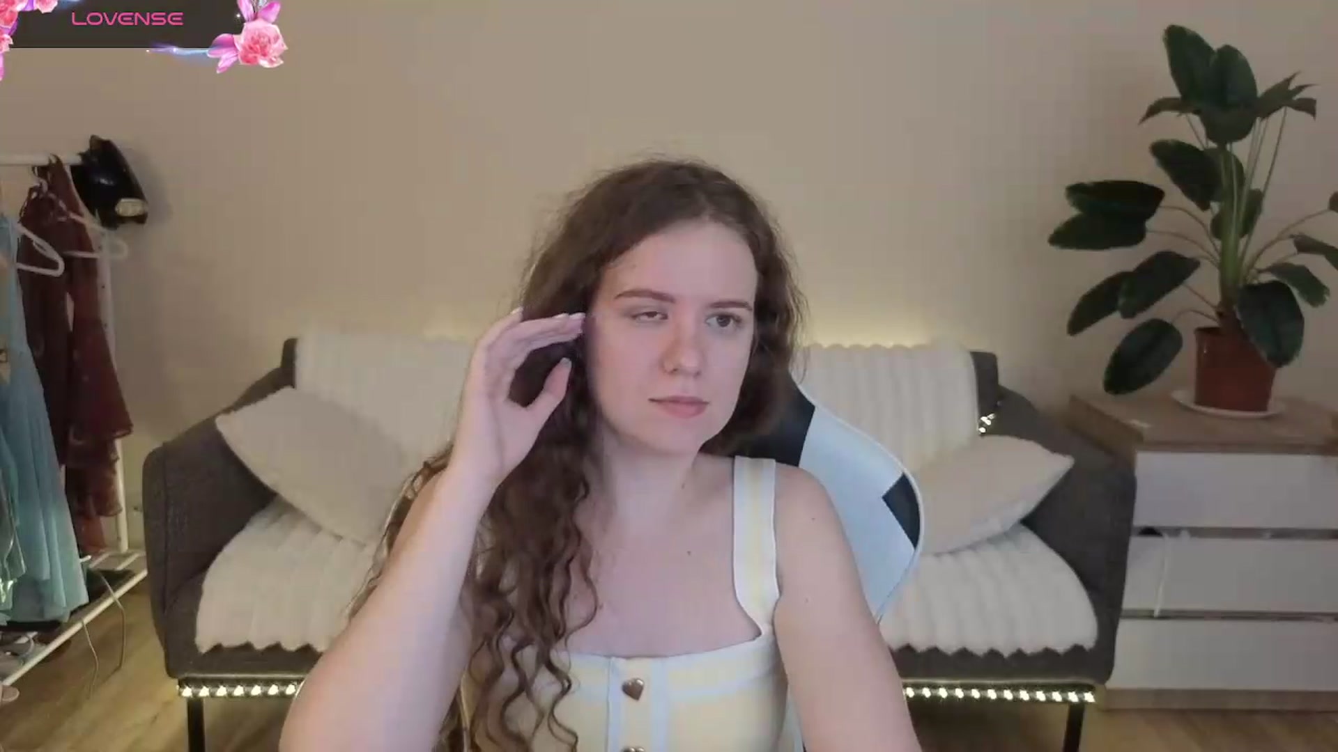 Gallery image thumbnail from BlueFlowerr's myfreecams stream on, 08/03/2026, 20:41 image 6 of 20