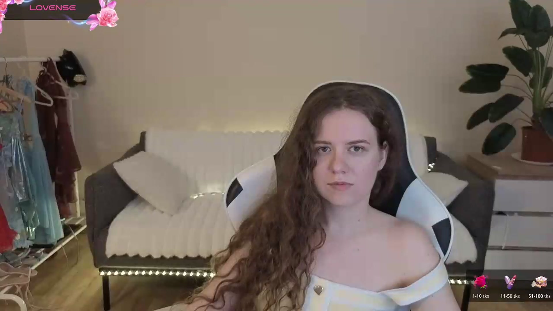 Gallery image thumbnail from BlueFlowerr's myfreecams stream on, 08/03/2026, 20:41 image 18 of 20