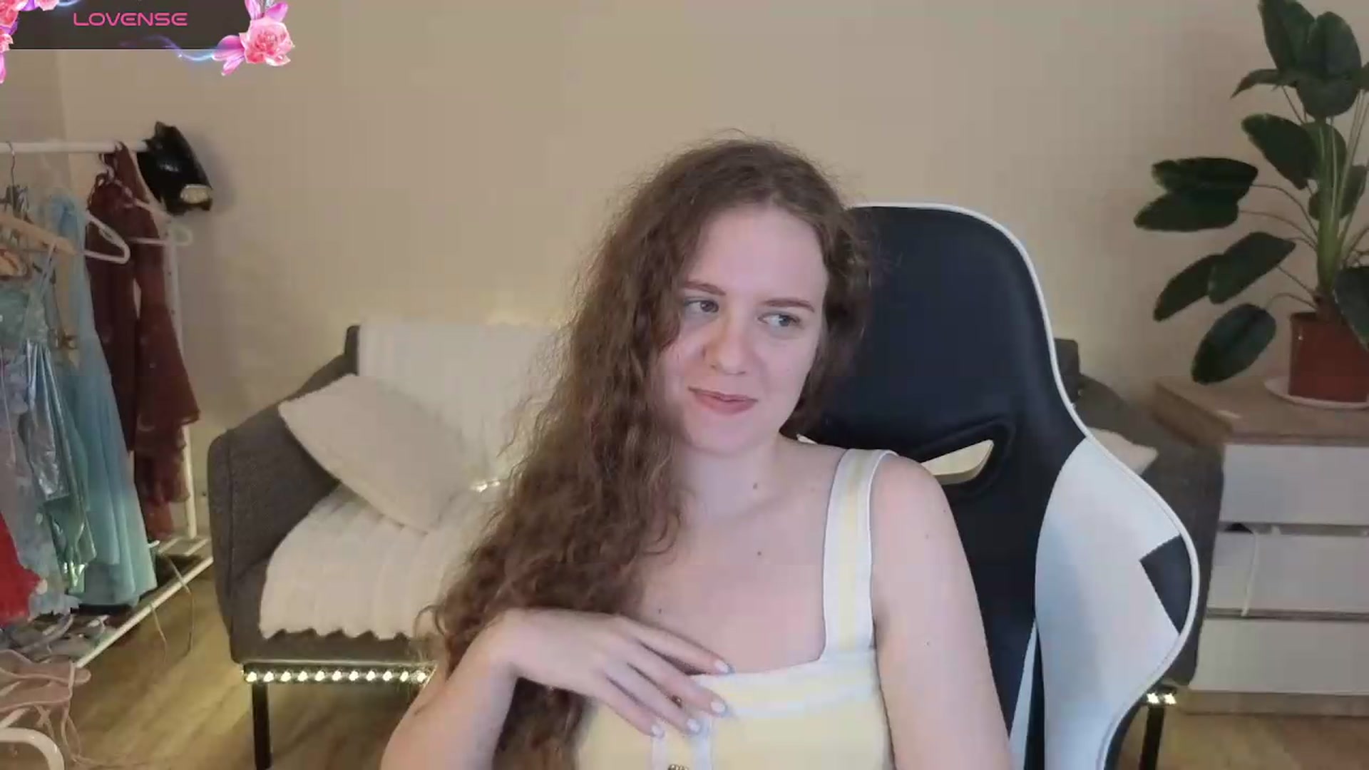 Gallery image thumbnail from BlueFlowerr's myfreecams stream on, 08/03/2026, 22:21 image 8 of 20