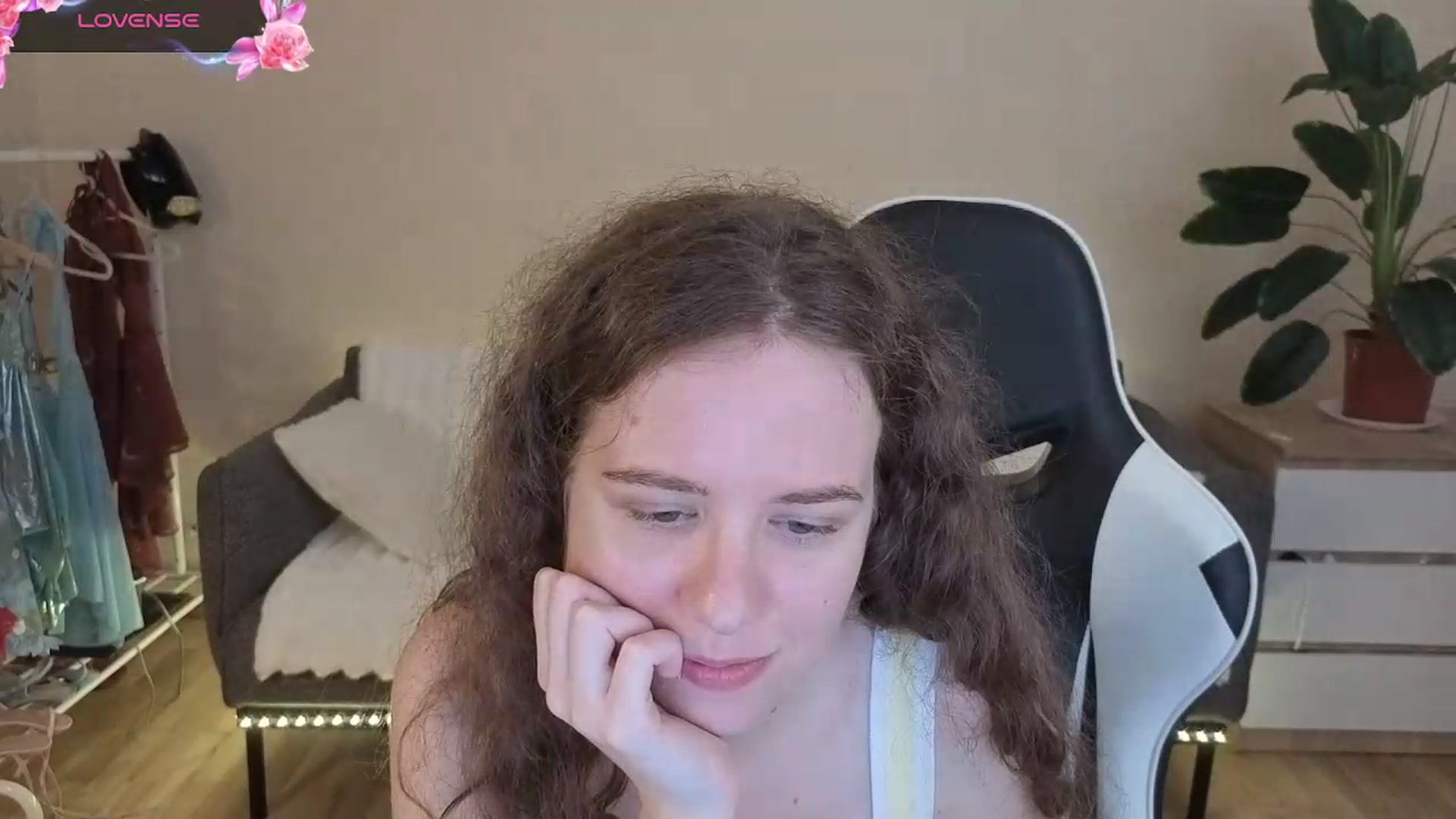 Gallery image thumbnail from BlueFlowerr's myfreecams stream on, 08/04/2026, 24:03 image 8 of 20