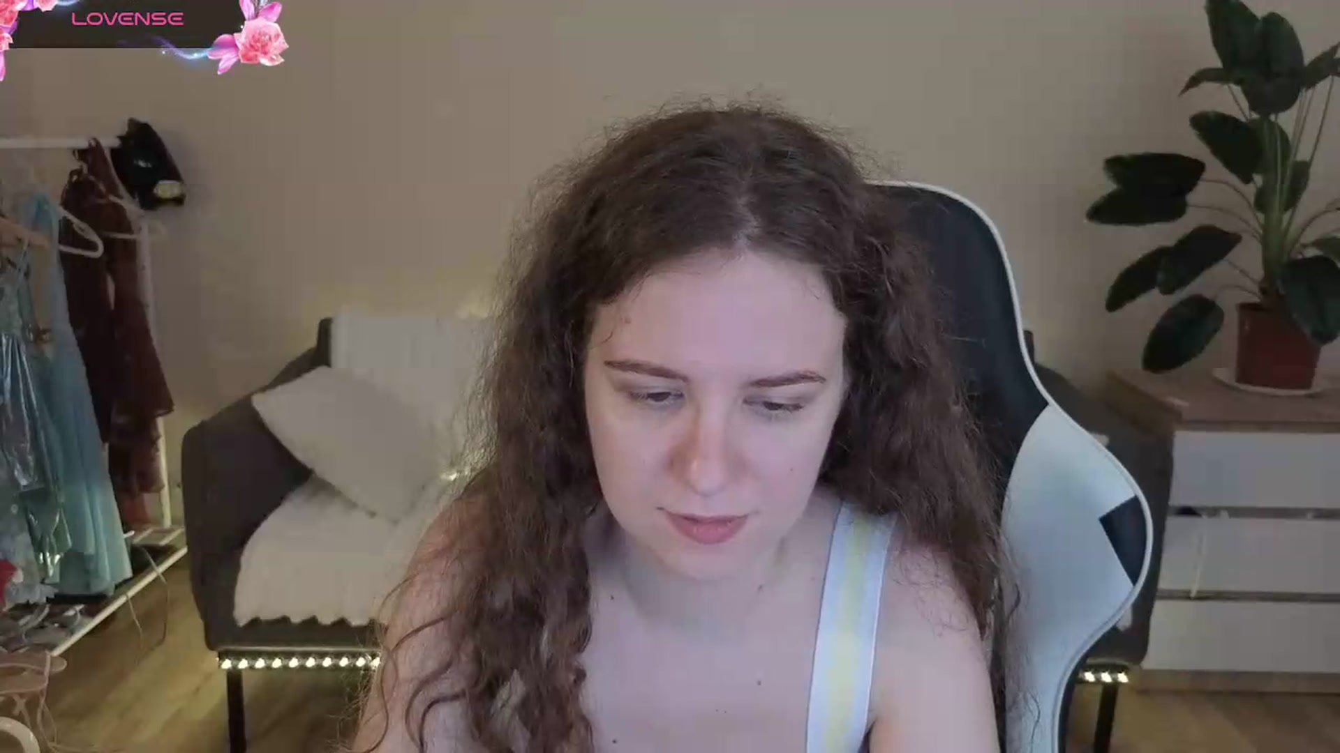 Gallery image thumbnail from BlueFlowerr's myfreecams stream on, 08/04/2026, 24:03 image 3 of 20
