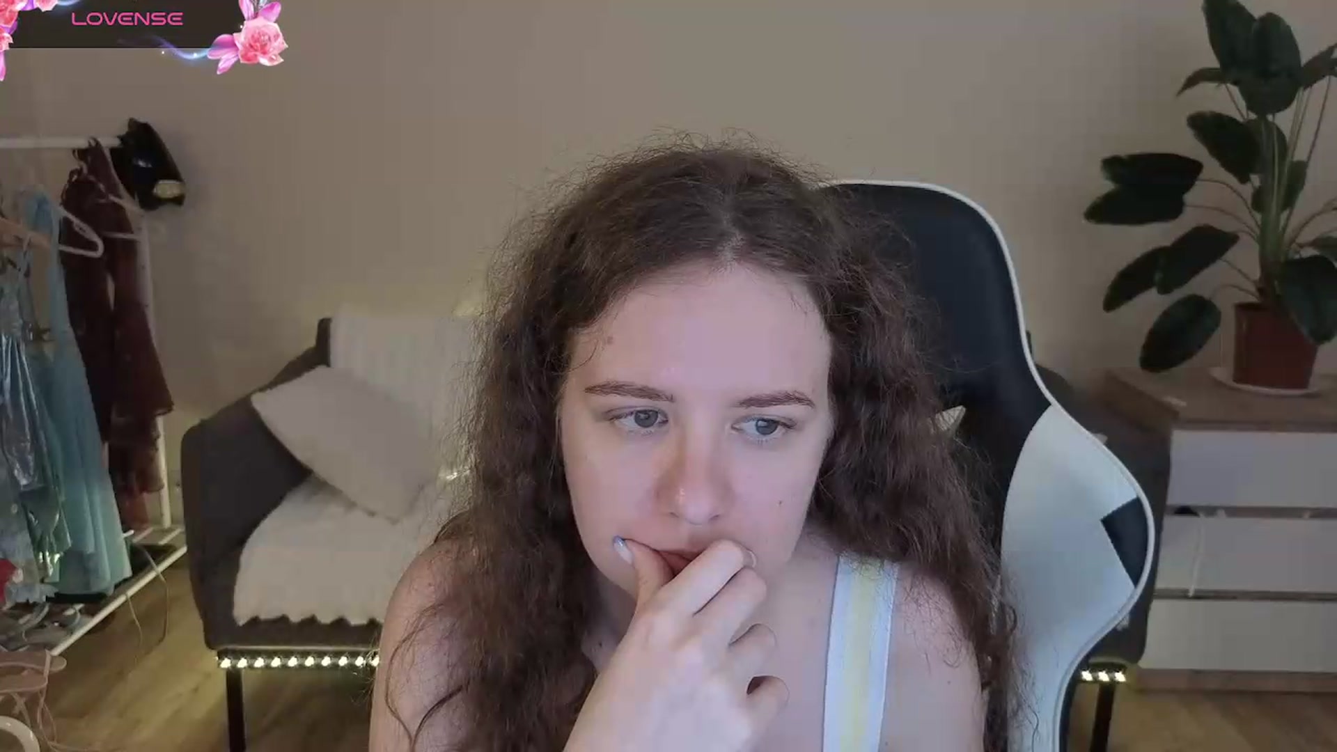 Gallery image thumbnail from BlueFlowerr's myfreecams stream on, 08/04/2026, 24:03 image 7 of 20