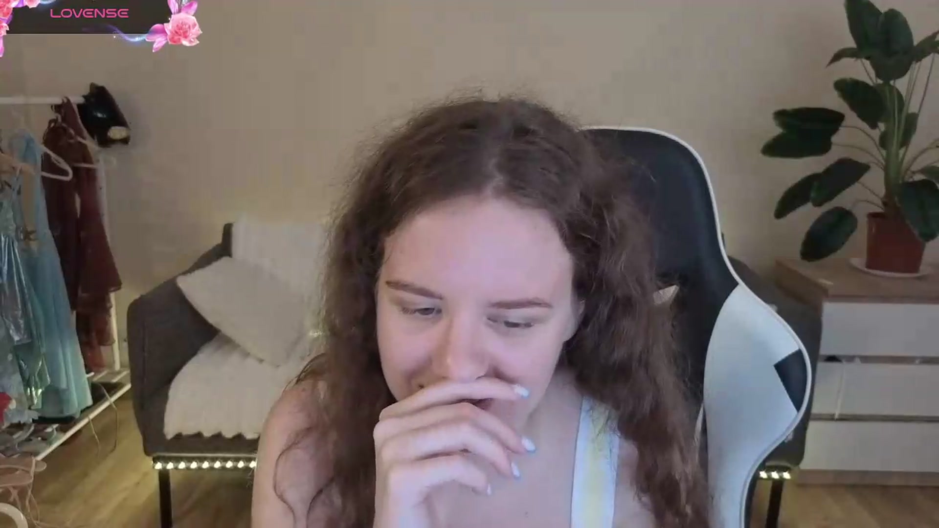 Gallery image thumbnail from BlueFlowerr's myfreecams stream on, 08/04/2026, 24:03 image 10 of 20