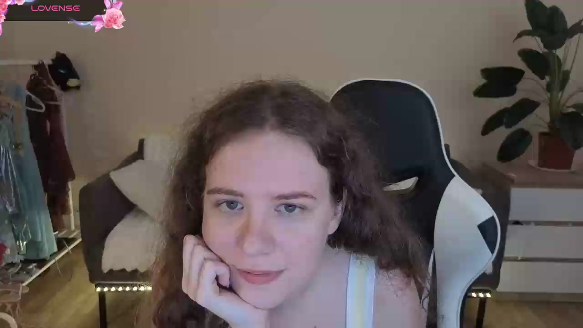 Gallery image thumbnail from BlueFlowerr's myfreecams stream on, 08/04/2026, 24:03 image 1 of 20