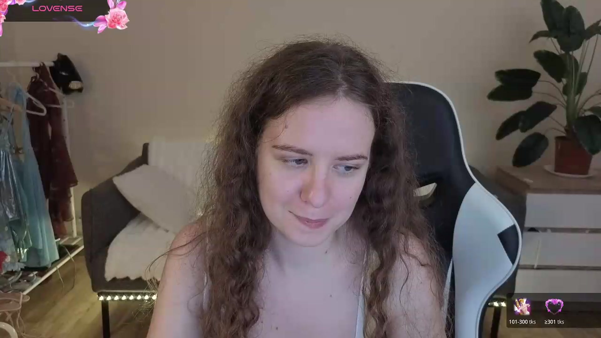 Gallery image thumbnail from BlueFlowerr's myfreecams stream on, 08/04/2026, 24:03 image 15 of 20