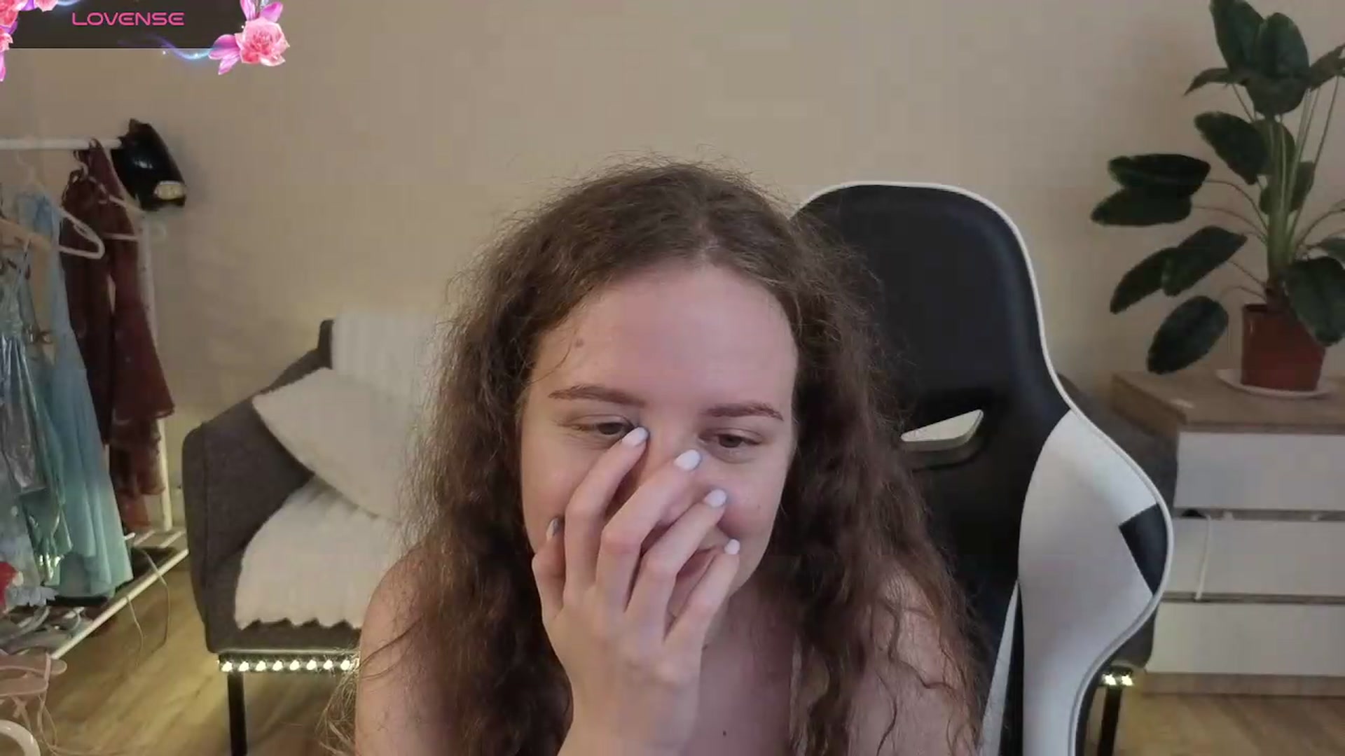 Gallery image thumbnail from BlueFlowerr's myfreecams stream on, 08/04/2026, 24:03 image 20 of 20