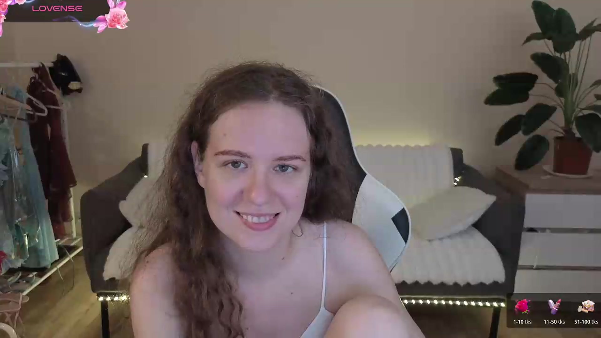 Gallery image thumbnail from BlueFlowerr's myfreecams stream on, 08/04/2026, 18:49 image 20 of 20