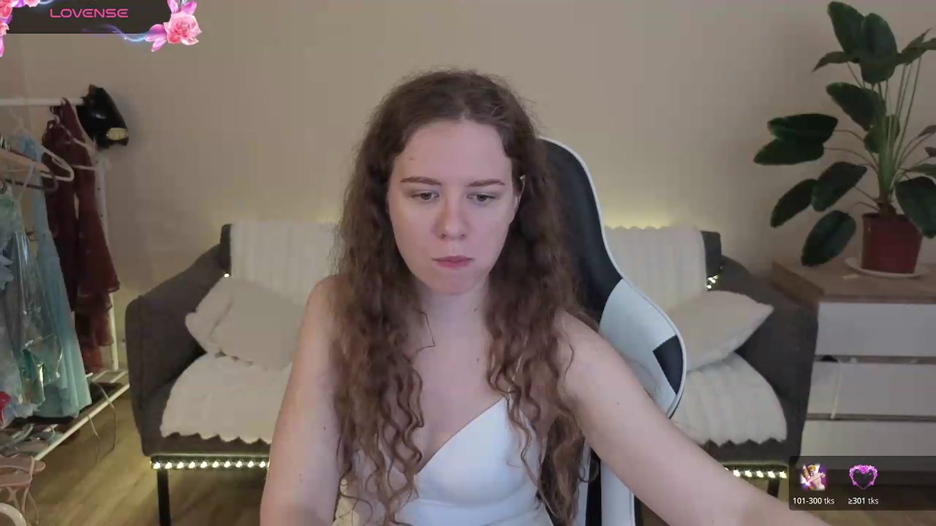 Gallery image thumbnail from BlueFlowerr's myfreecams stream on, 08/04/2026, 18:49 image 6 of 20