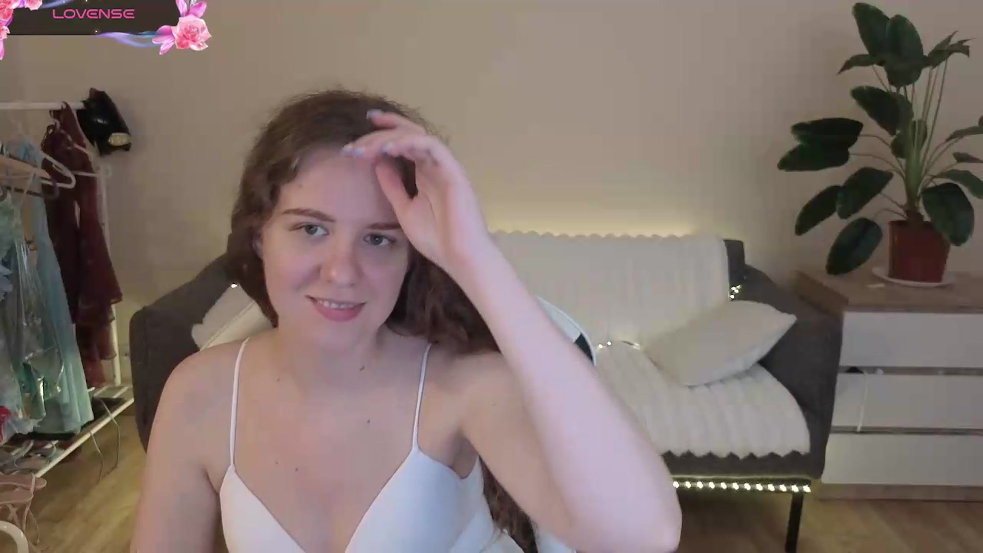 Gallery image thumbnail from BlueFlowerr's myfreecams stream on, 08/04/2026, 20:03 image 6 of 20
