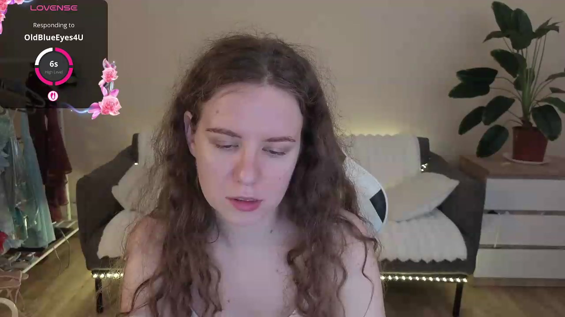 Gallery image thumbnail from BlueFlowerr's myfreecams stream on, 08/04/2026, 20:03 image 13 of 20