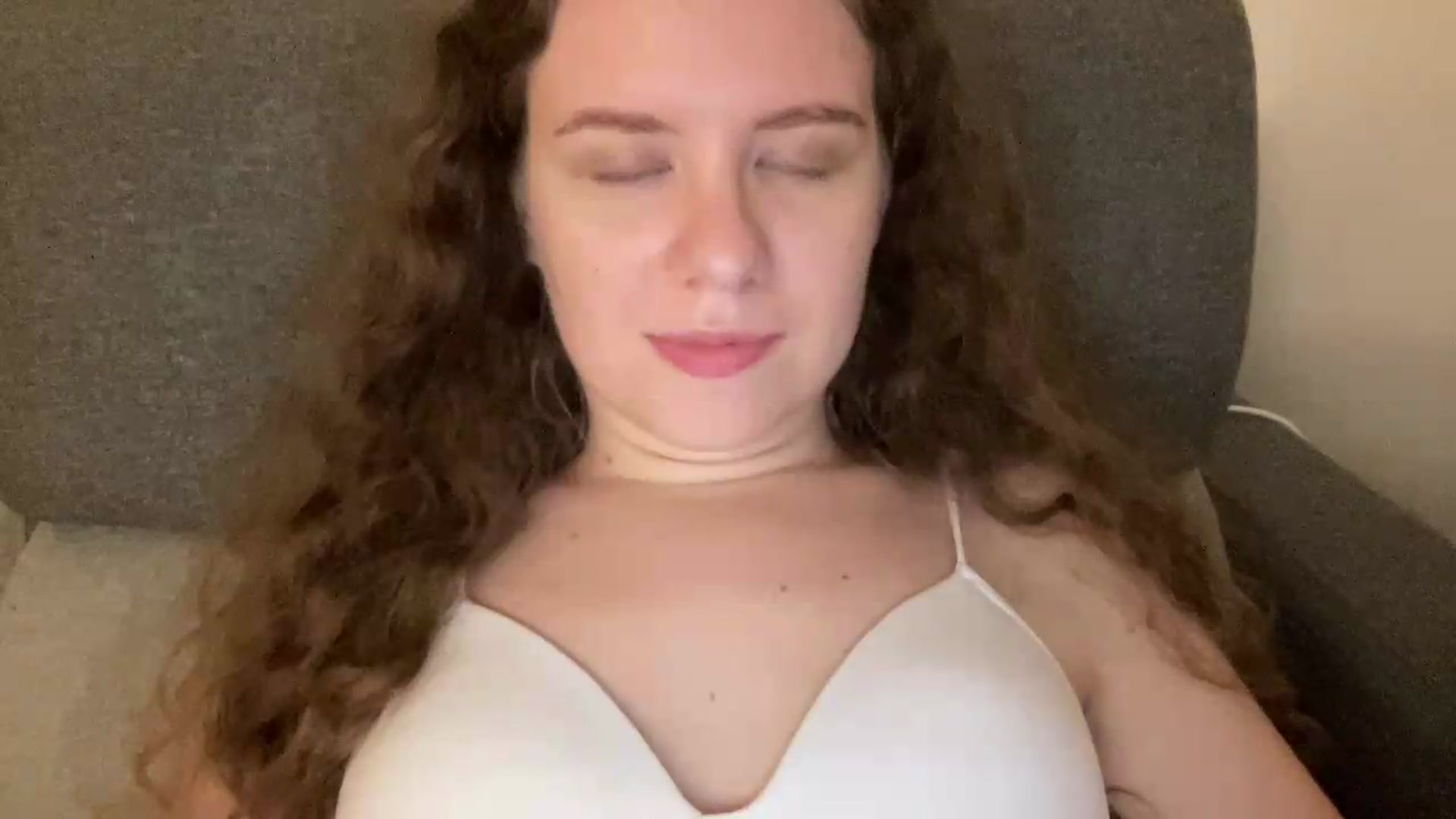 Gallery image thumbnail from BlueFlowerr's myfreecams stream on, 08/04/2026, 22:36 image 10 of 20