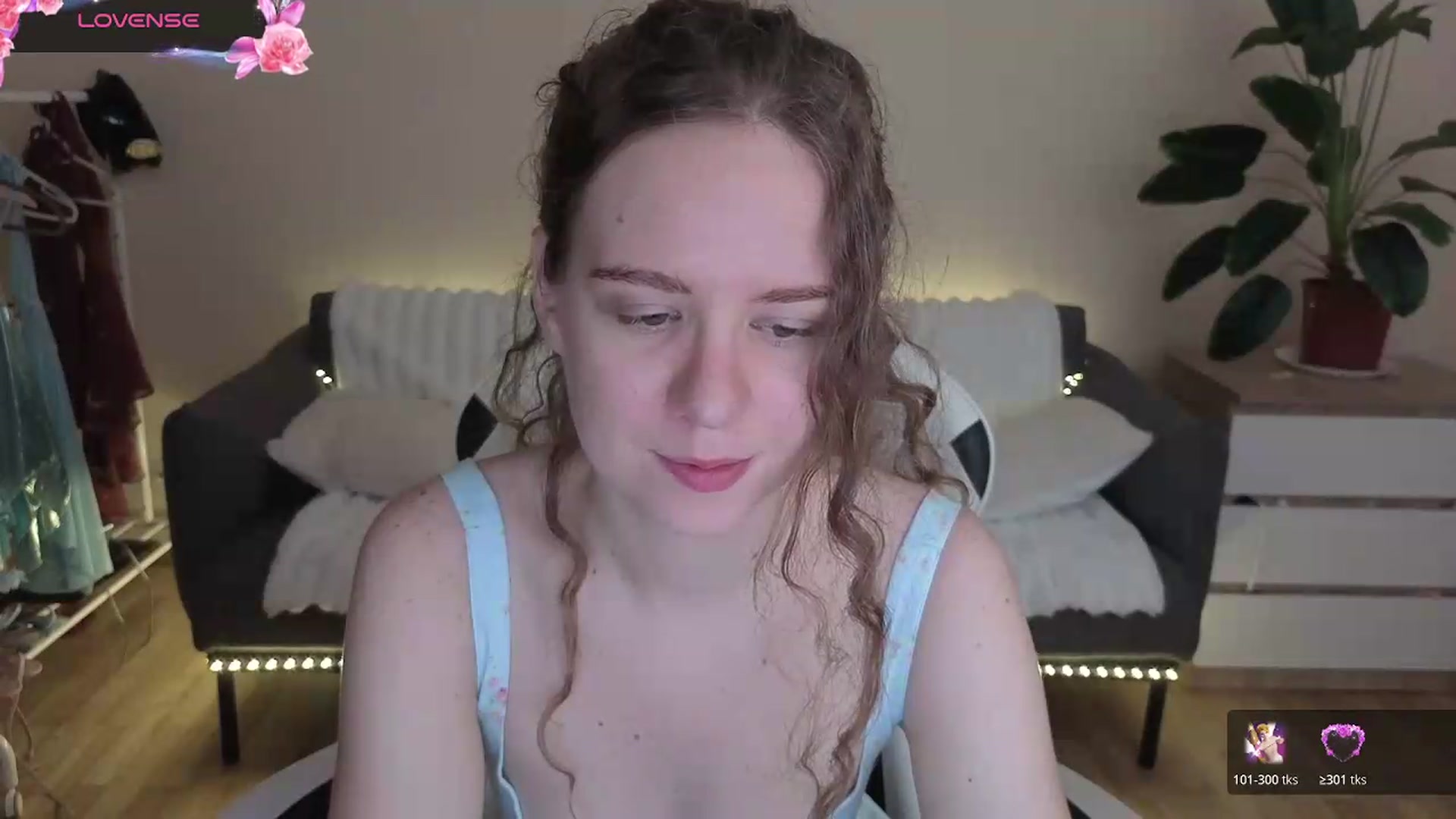 Gallery image thumbnail from BlueFlowerr's myfreecams stream on, 08/05/2026, 18:08 image 6 of 20
