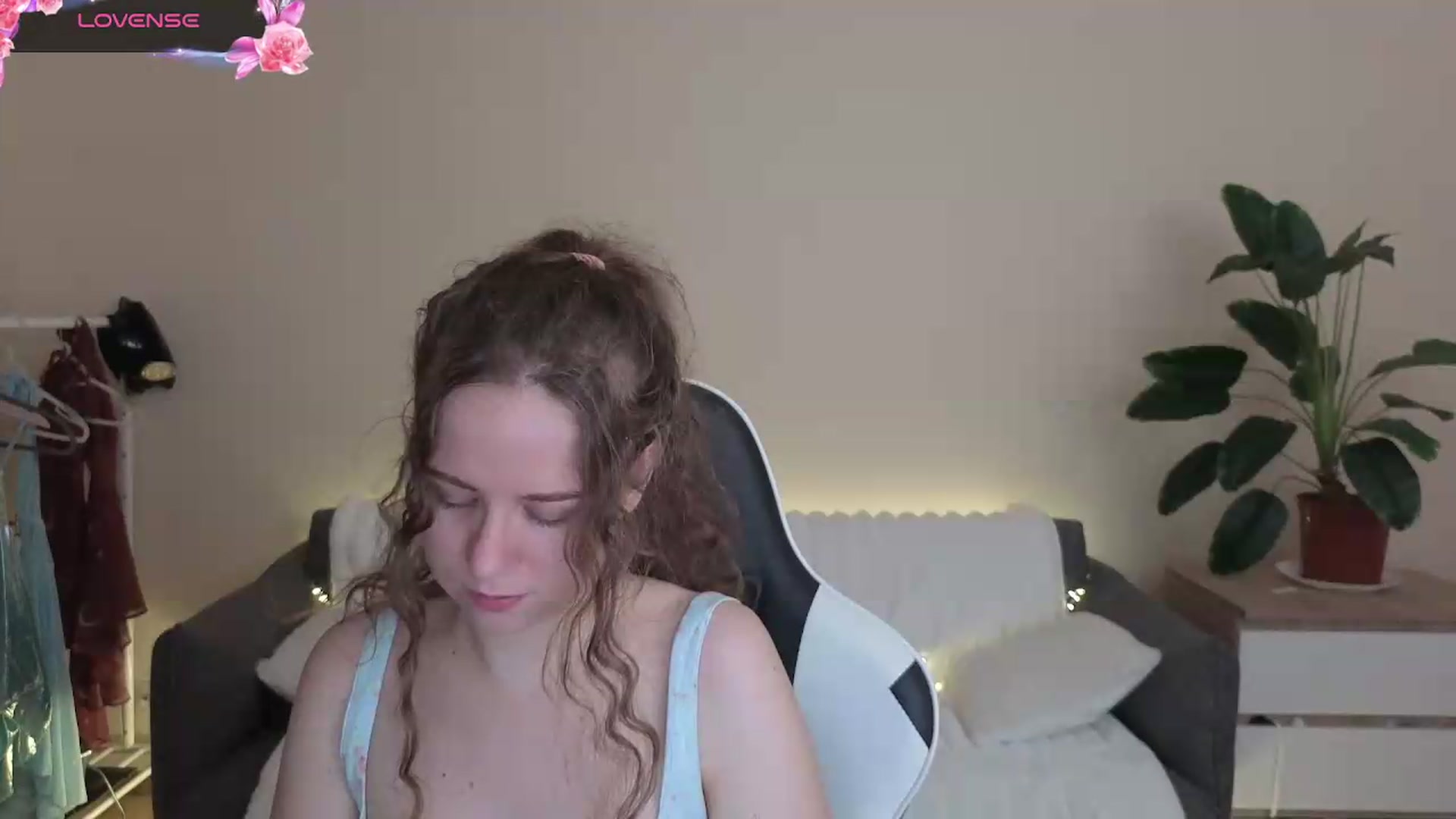 Gallery image thumbnail from BlueFlowerr's myfreecams stream on, 08/05/2026, 18:08 image 20 of 20