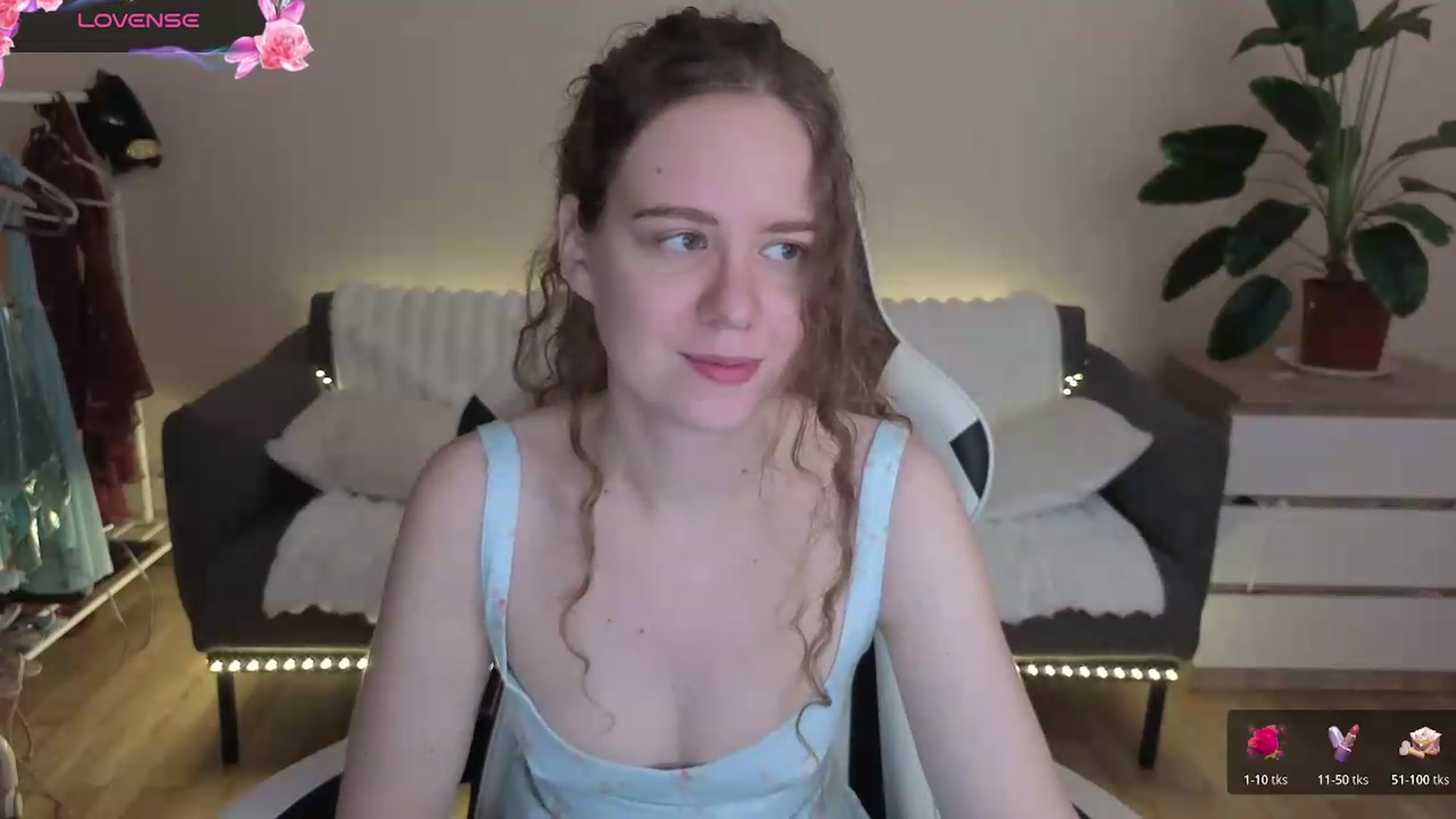 Gallery image thumbnail from BlueFlowerr's myfreecams stream on, 08/05/2026, 18:08 image 7 of 20