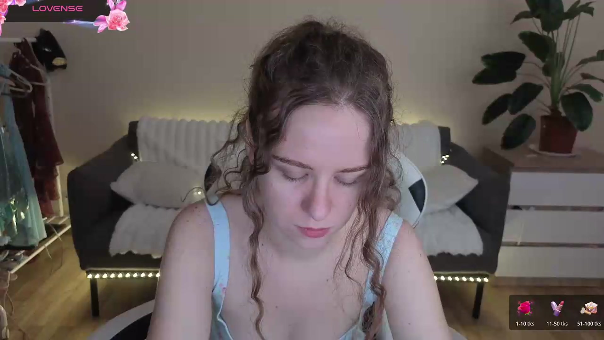 Gallery image thumbnail from BlueFlowerr's myfreecams stream on, 08/05/2026, 18:08 image 12 of 20
