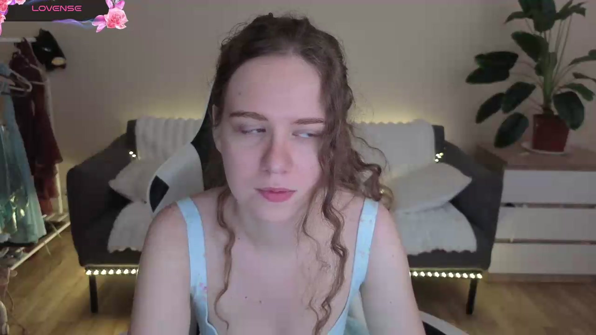 Gallery image thumbnail from BlueFlowerr's myfreecams stream on, 08/05/2026, 18:08 image 3 of 20