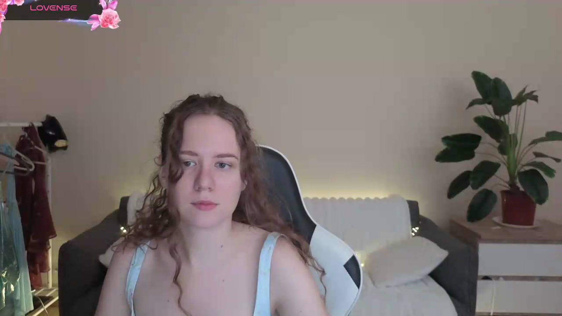 Gallery image thumbnail from BlueFlowerr's myfreecams stream on, 08/05/2026, 18:08 image 18 of 20