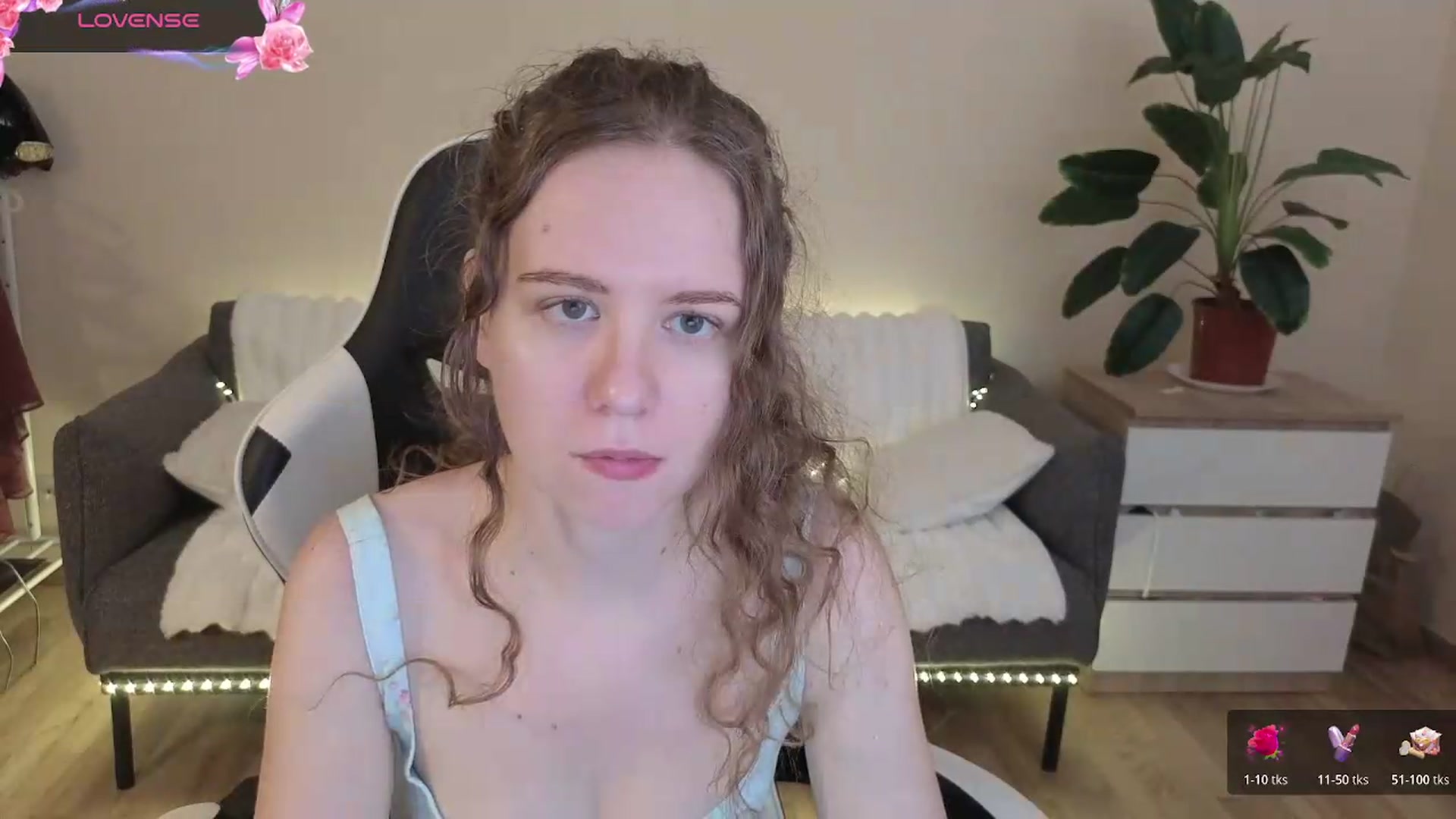 Gallery image thumbnail from BlueFlowerr's myfreecams stream on, 08/05/2026, 19:35 image 3 of 20