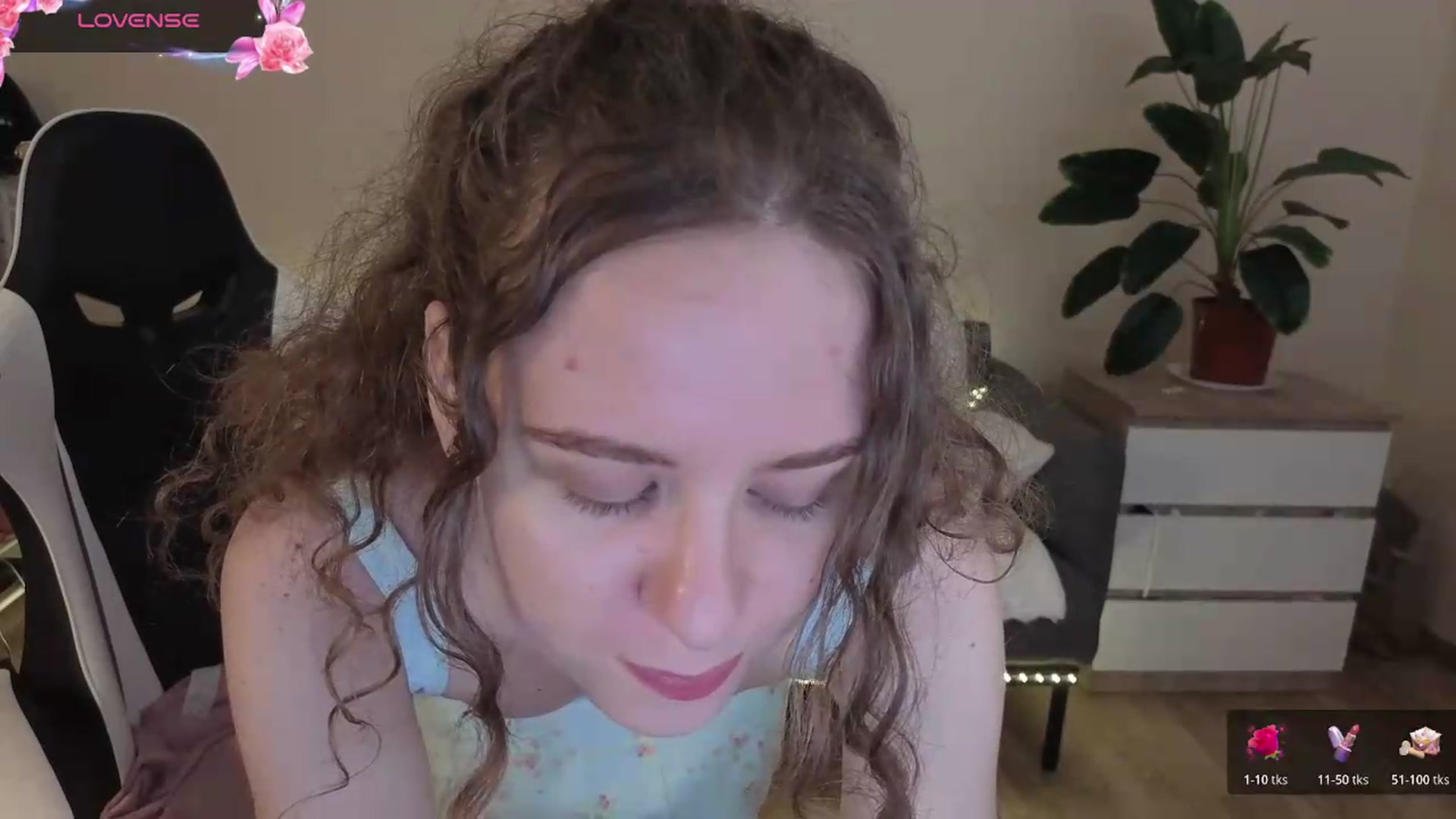 Gallery image thumbnail from BlueFlowerr's myfreecams stream on, 08/05/2026, 19:35 image 16 of 20