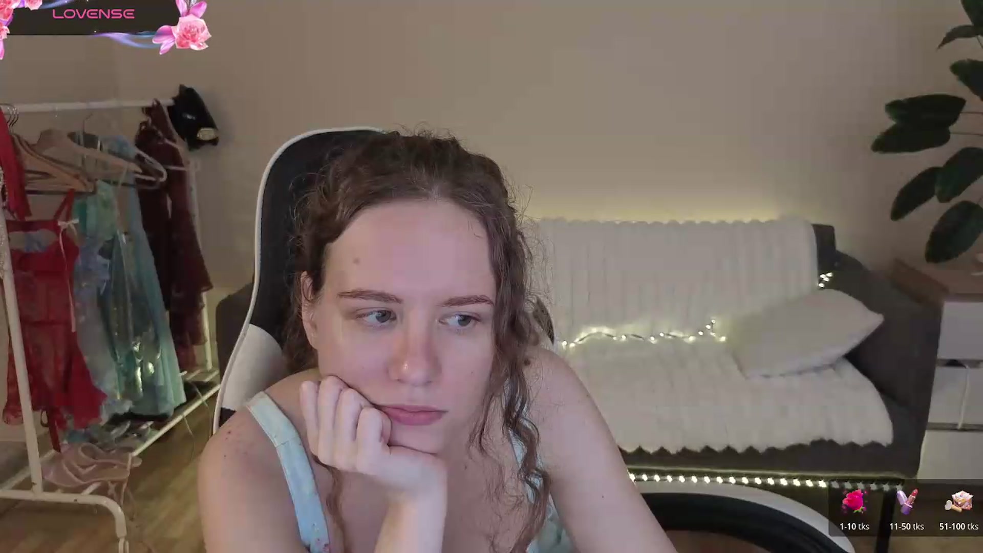 Gallery image thumbnail from BlueFlowerr's myfreecams stream on, 08/05/2026, 21:00 image 19 of 20