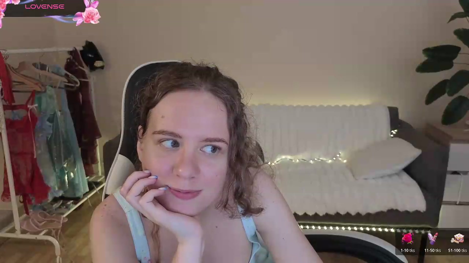 Gallery image thumbnail from BlueFlowerr's myfreecams stream on, 08/05/2026, 21:00 image 17 of 20