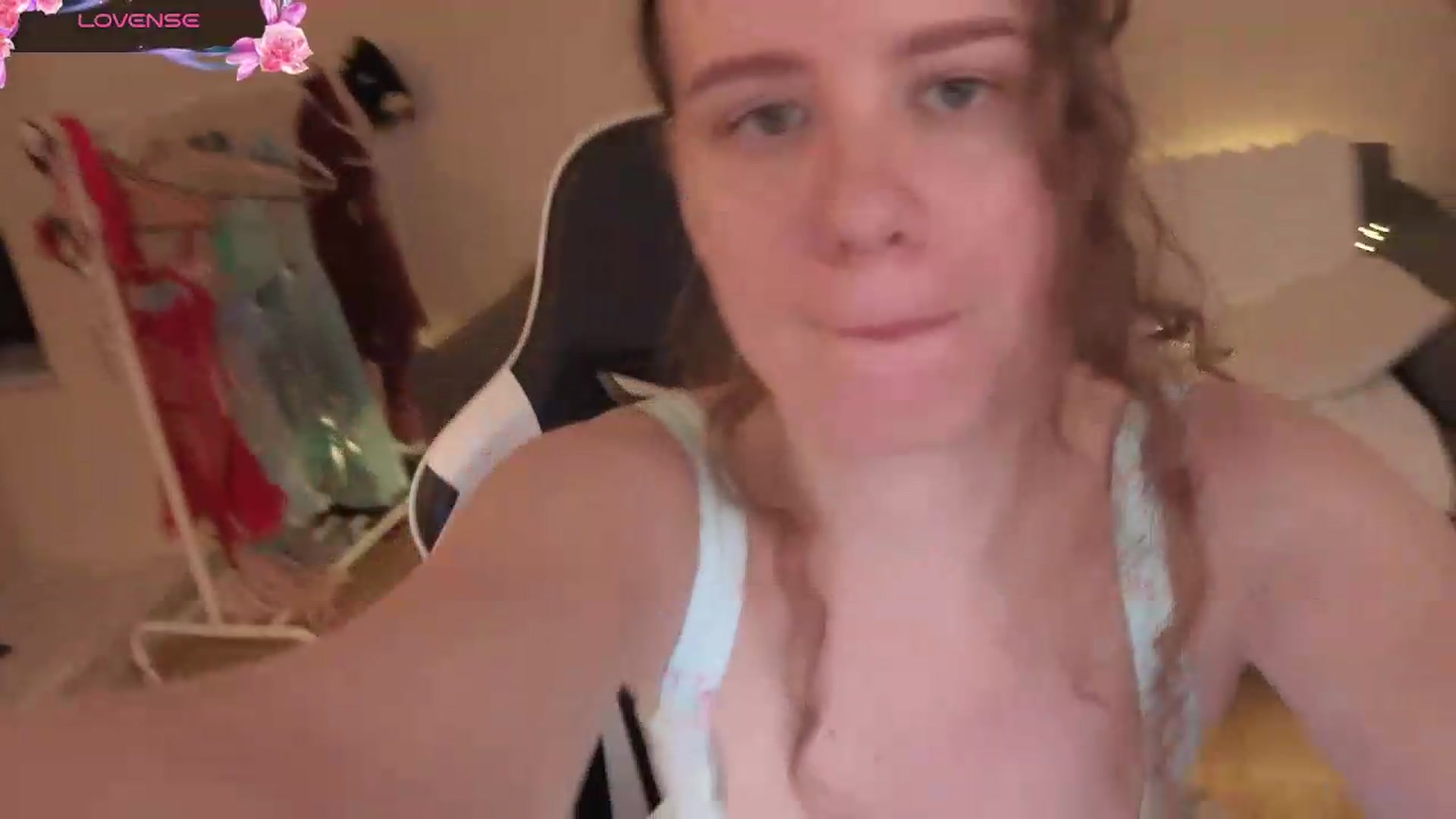 Gallery image thumbnail from BlueFlowerr's myfreecams stream on, 08/05/2026, 21:00 image 9 of 20